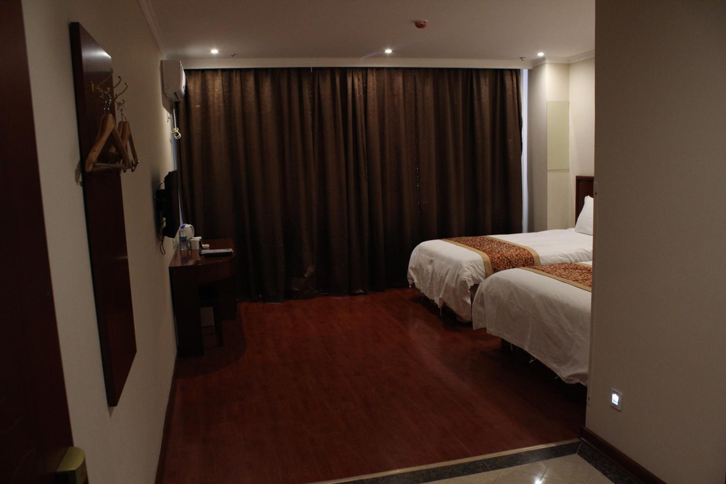 Deluxe Twin Room photo 3