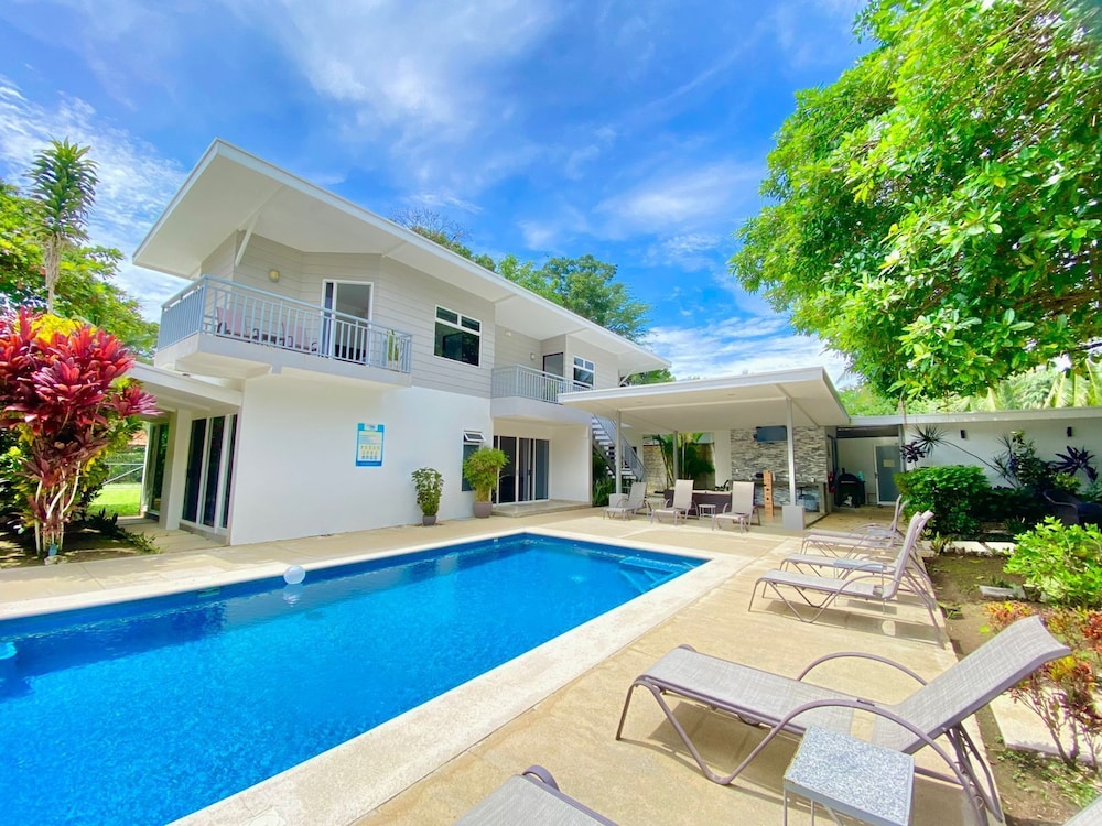 Family Apartment, 1 Bedroom, Pool View photo 2