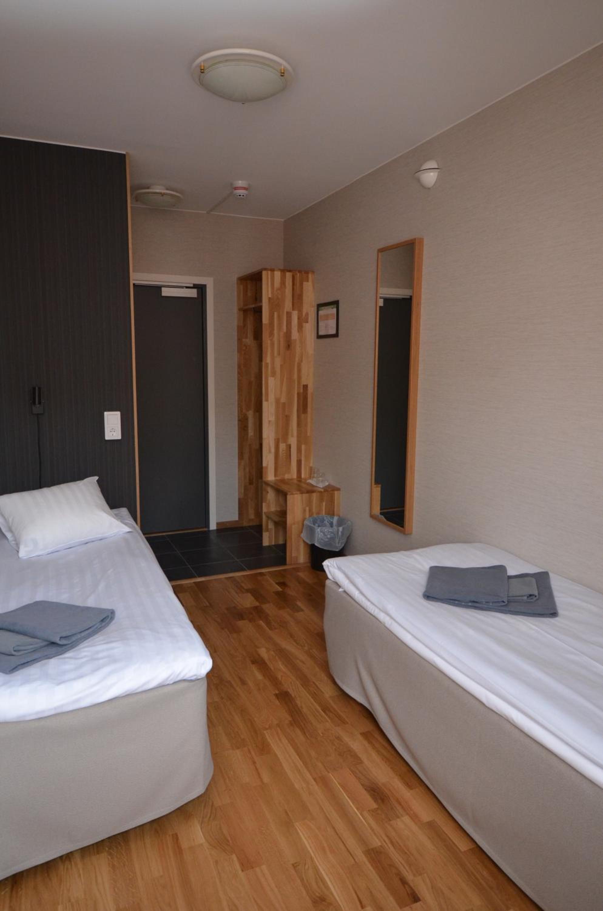 Standard Twin Room - Photo 1