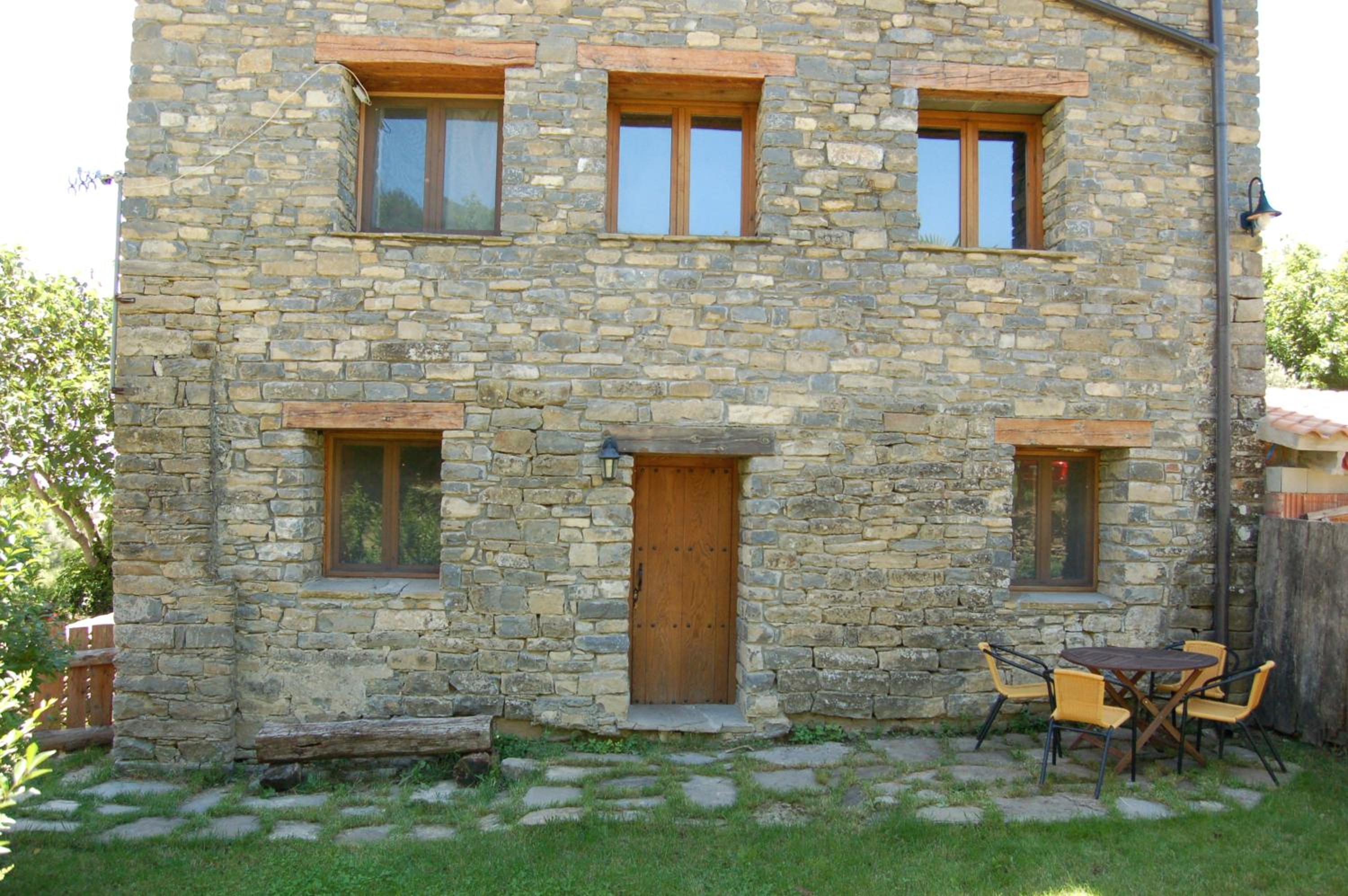 One-Bedroom Apartment with Garden photo 3