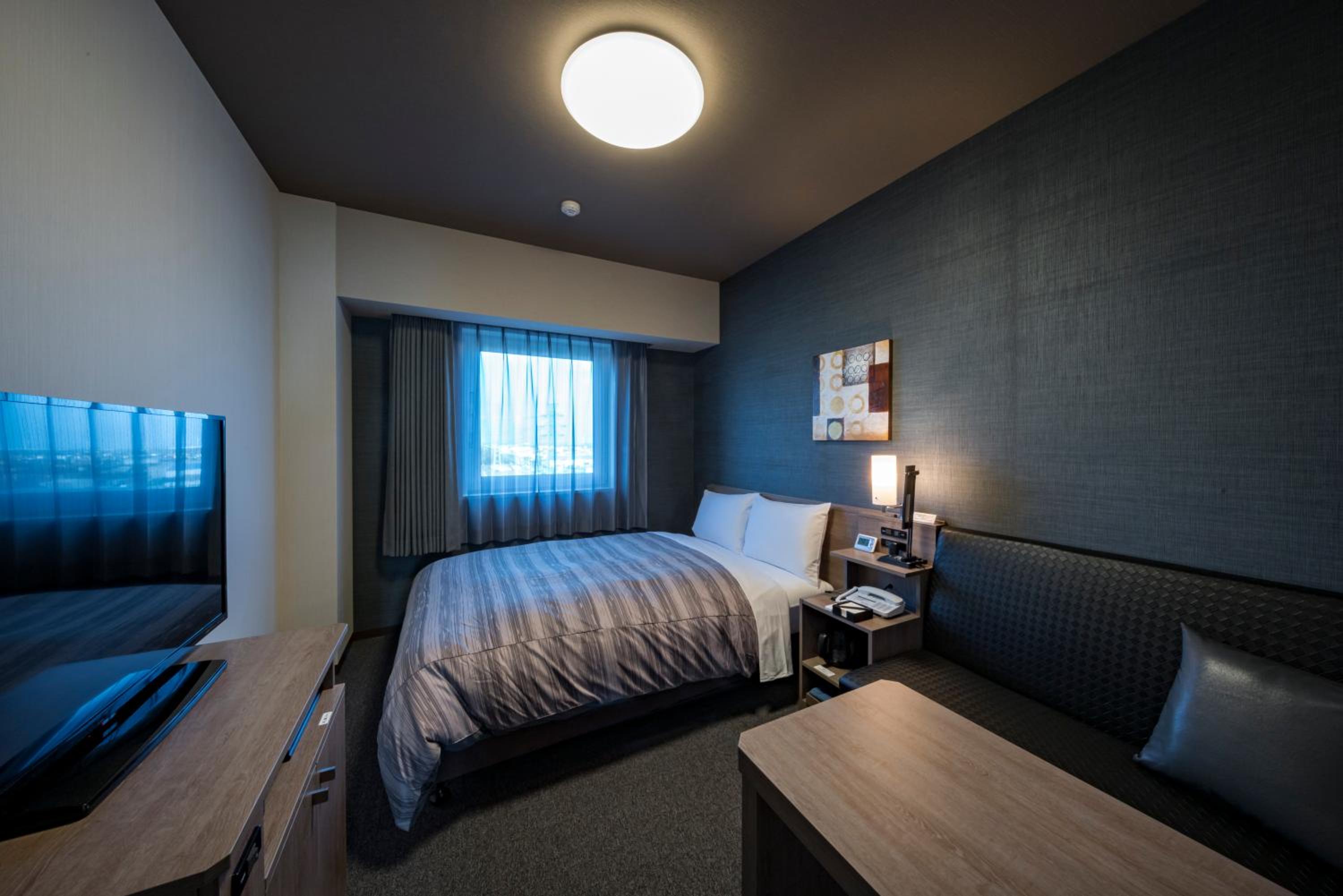 Small Double Room - Non-Smoking - Photo 1