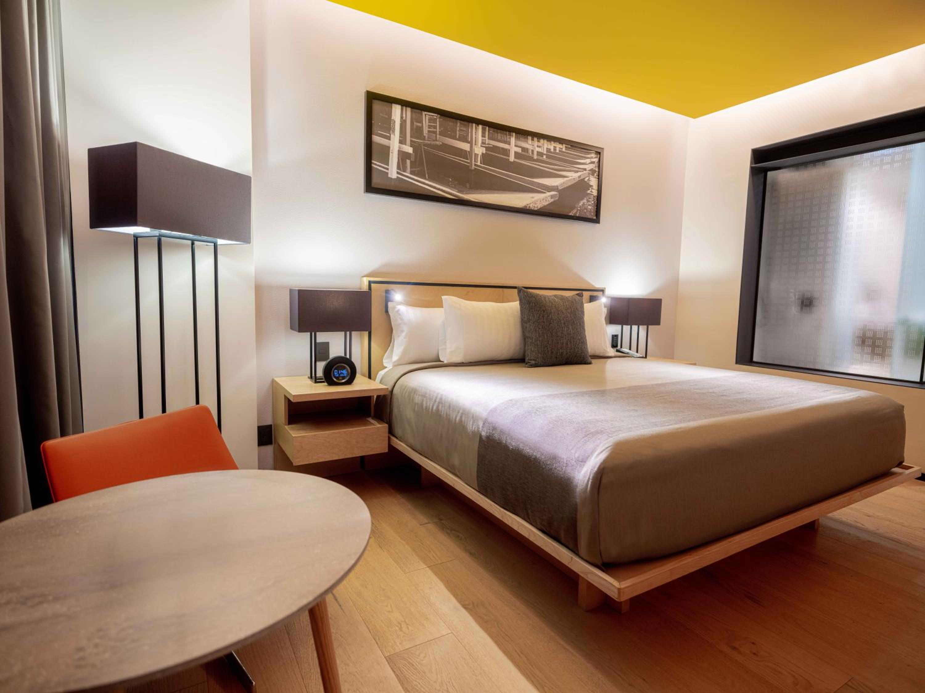 Deluxe King Room - Photo 2