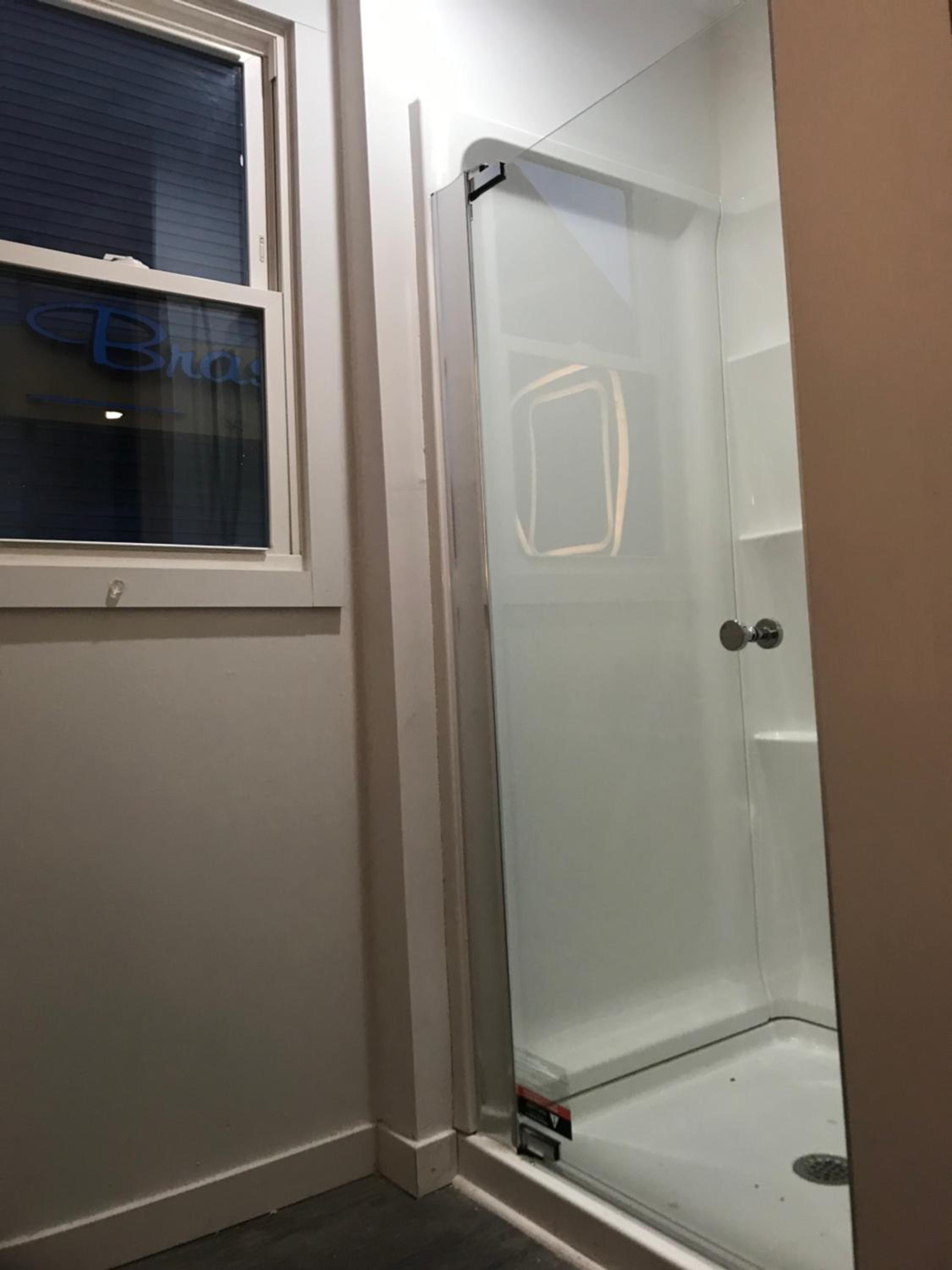Basic Triple Room photo 3