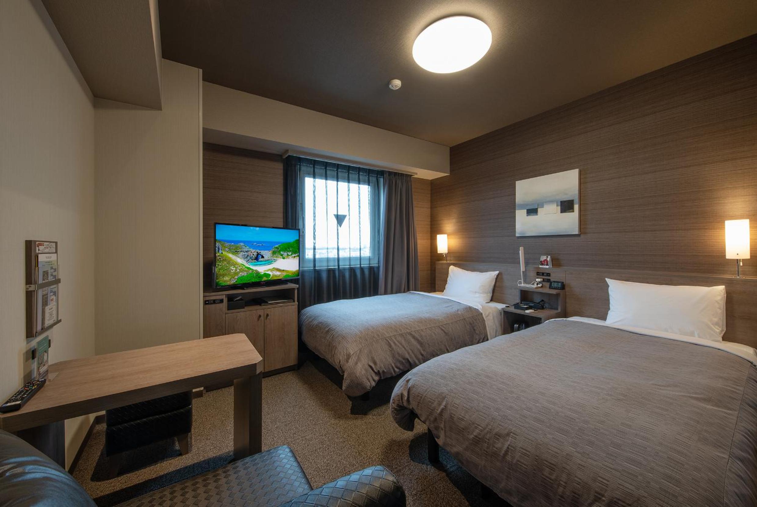 Twin Room - Non-Smoking - Photo 1