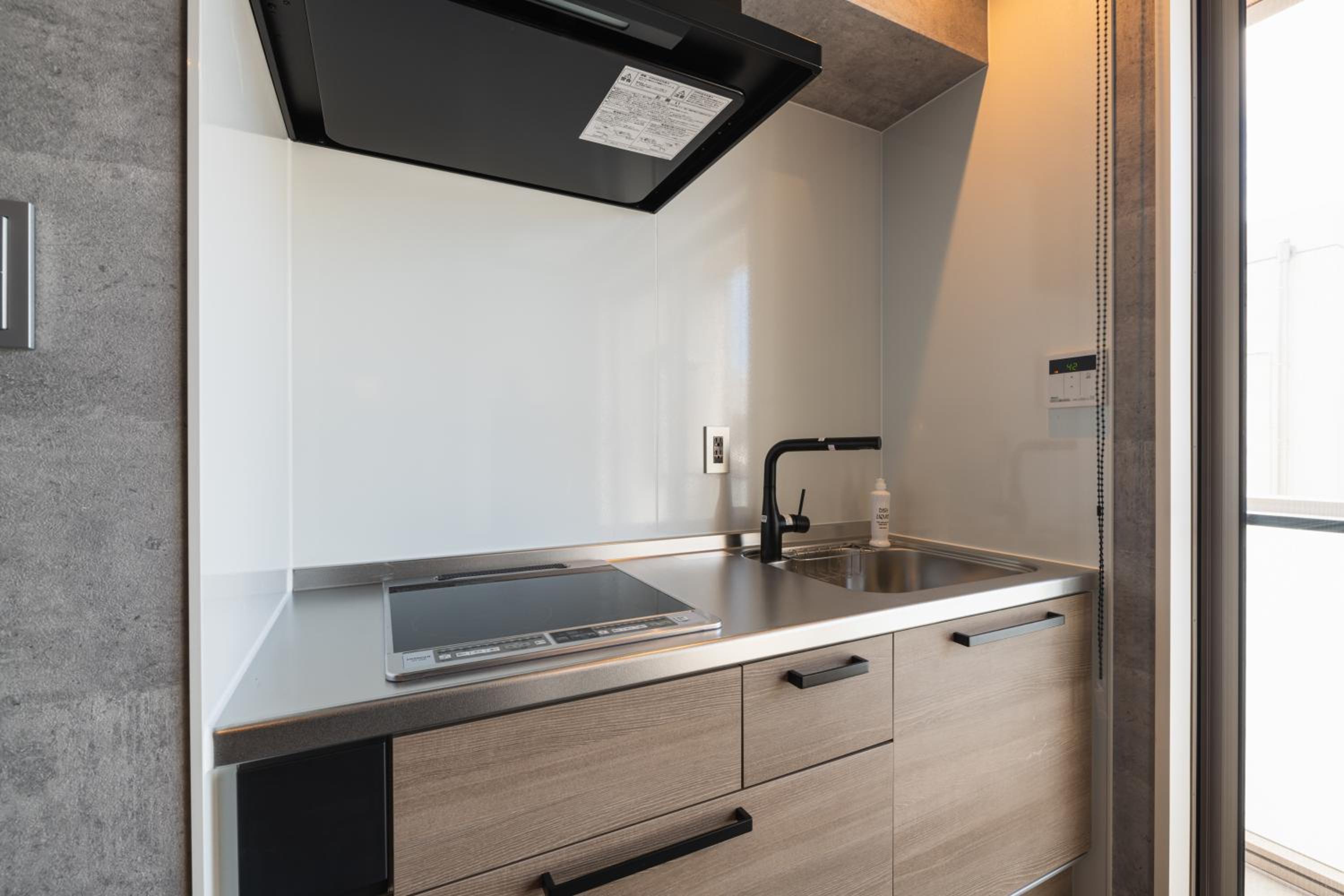 Standard Twin Room - Photo 10