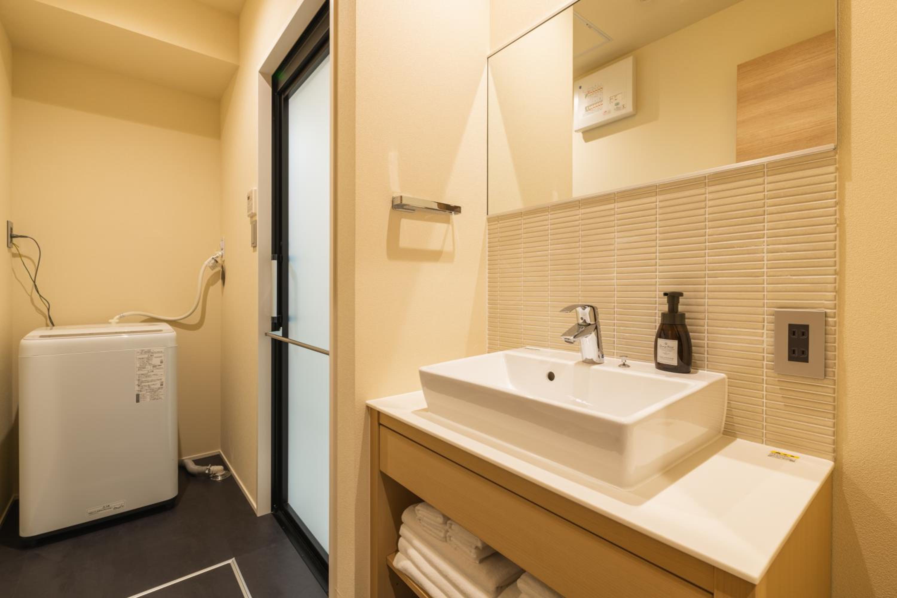 Studio Apartment - Photo 3