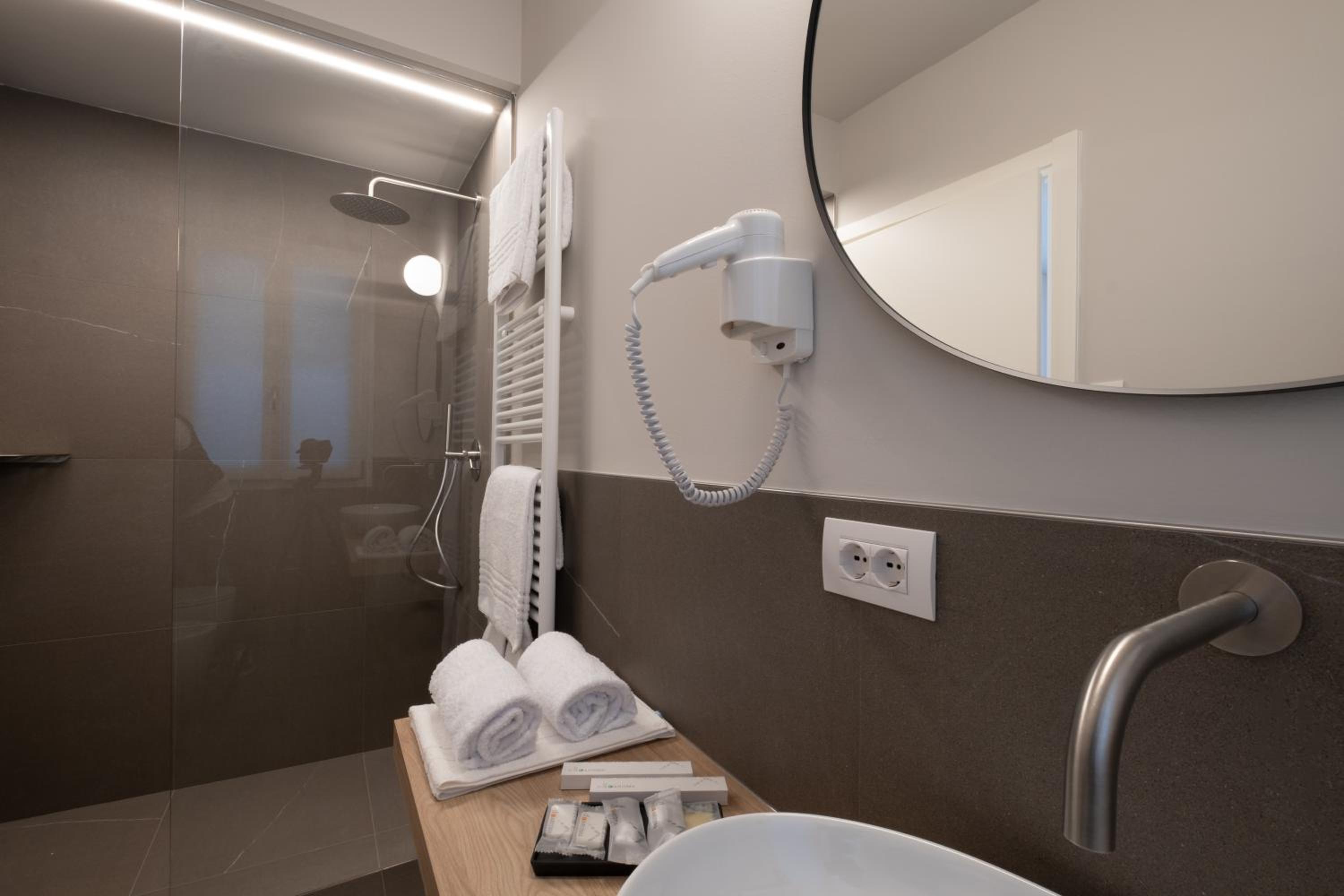 Double or Twin Room photo 2