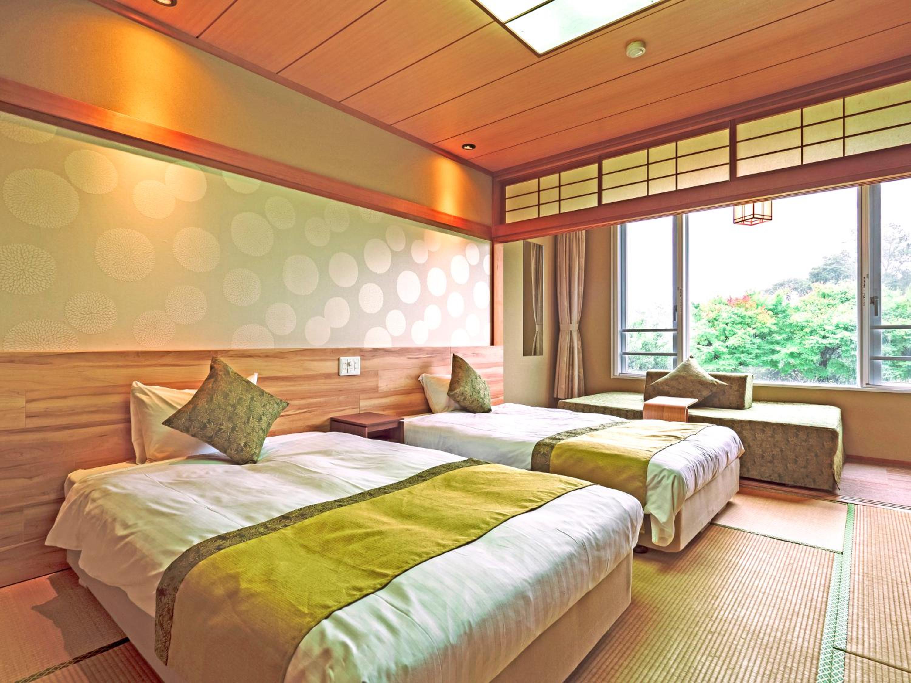 Japanese-Style Twin Room with Shared Bathroom - Photo 2