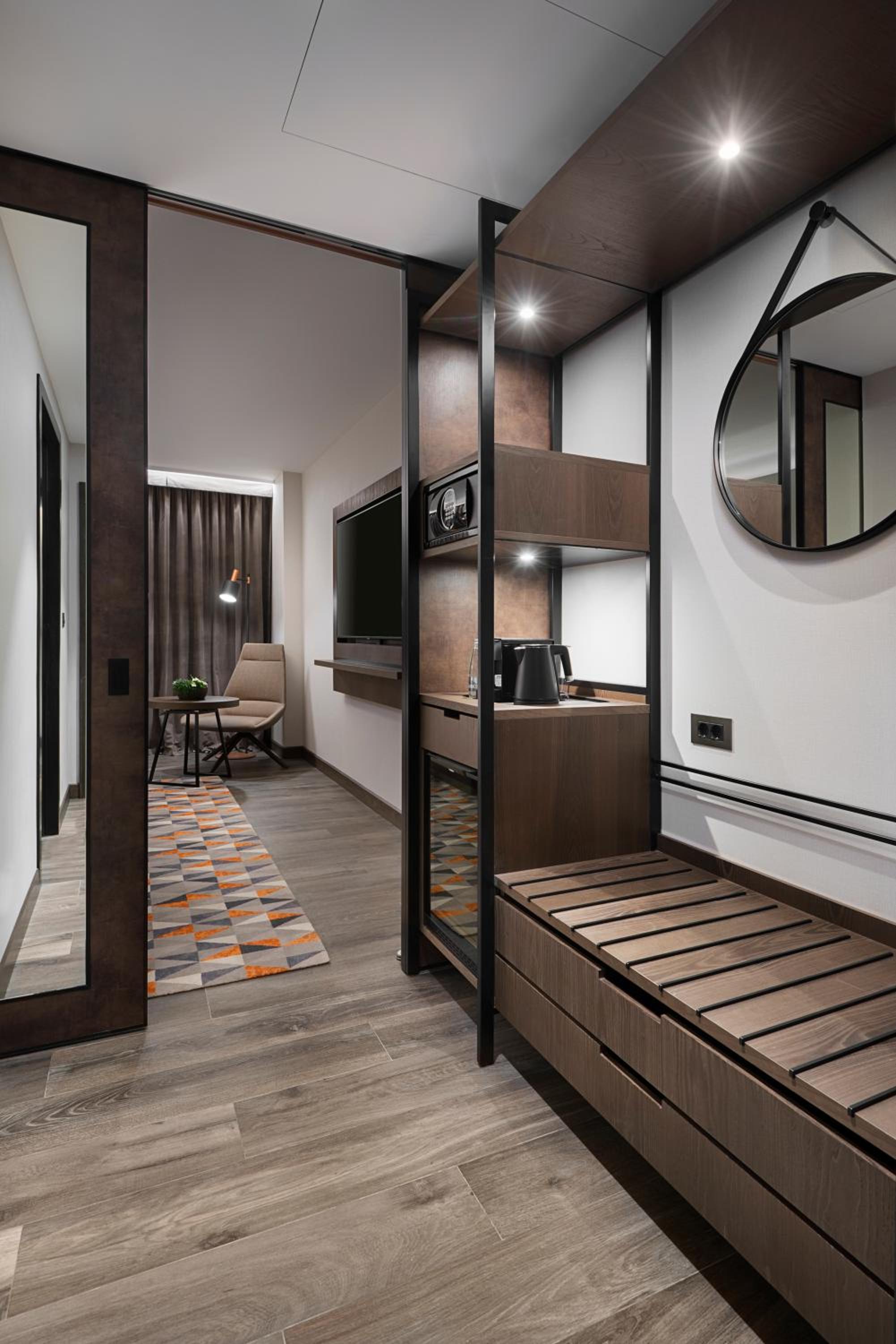 King Room - Club Access - Photo 9