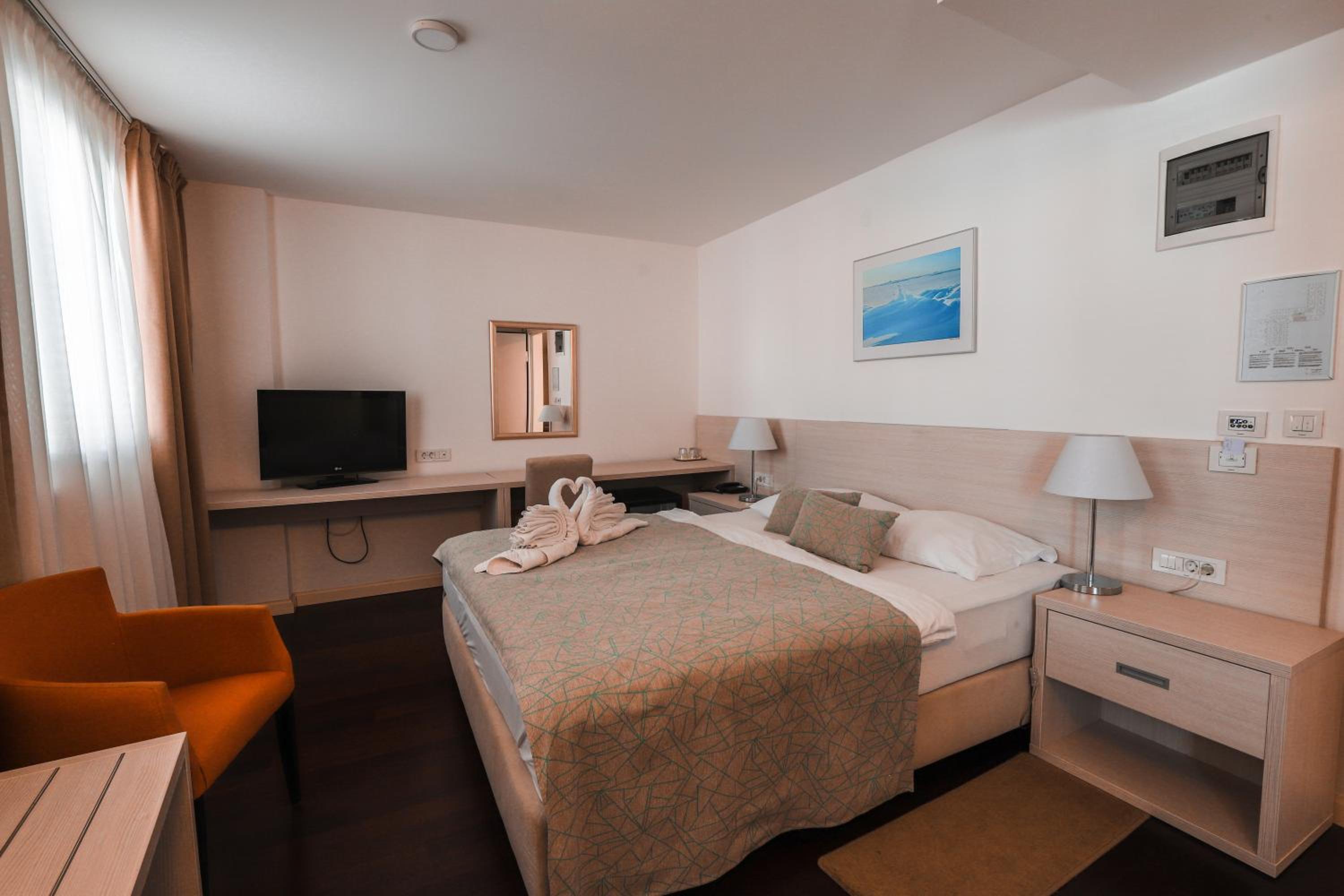 Double Room - Disability Access photo 1