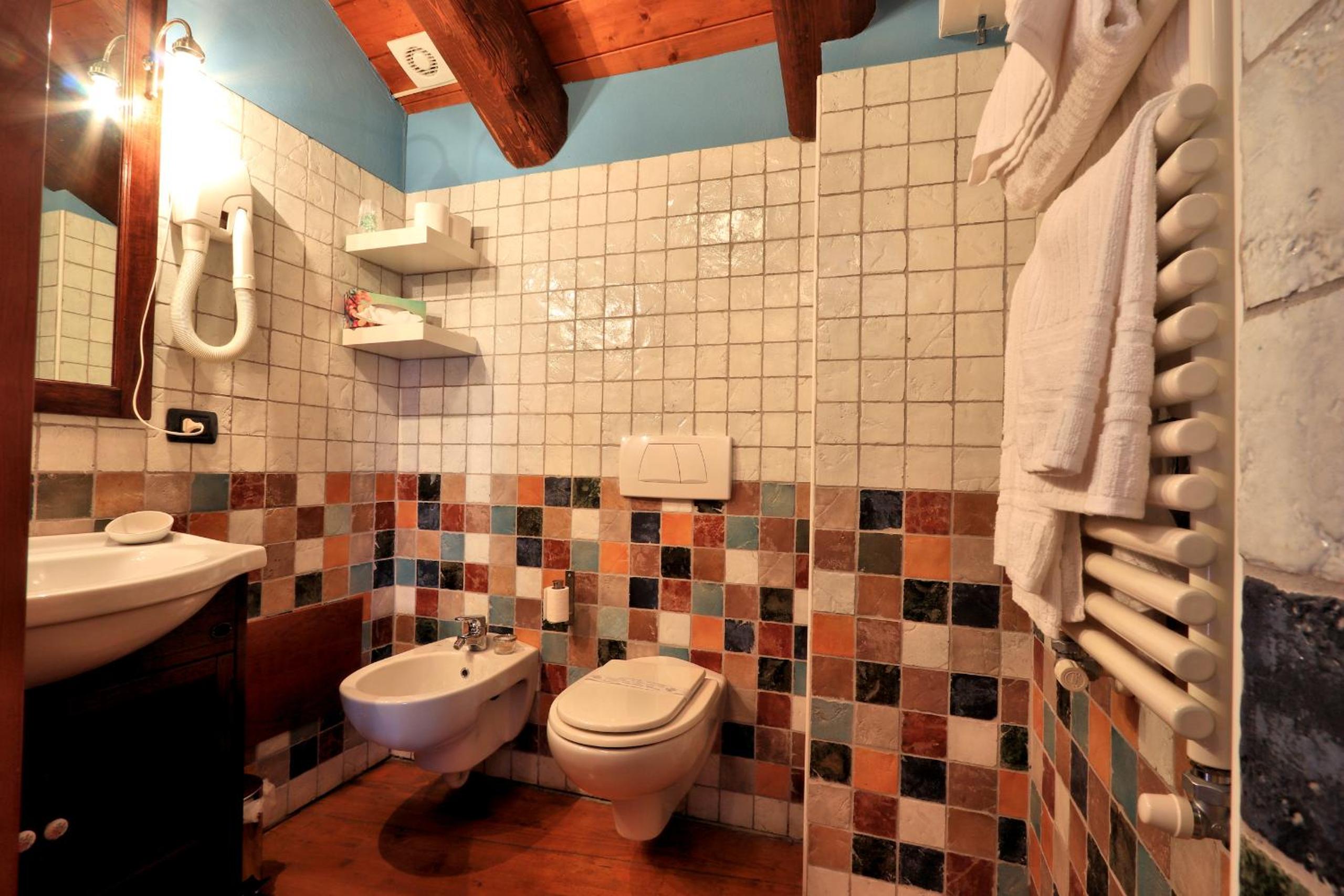 Two-Bedroom Suite - Photo 6