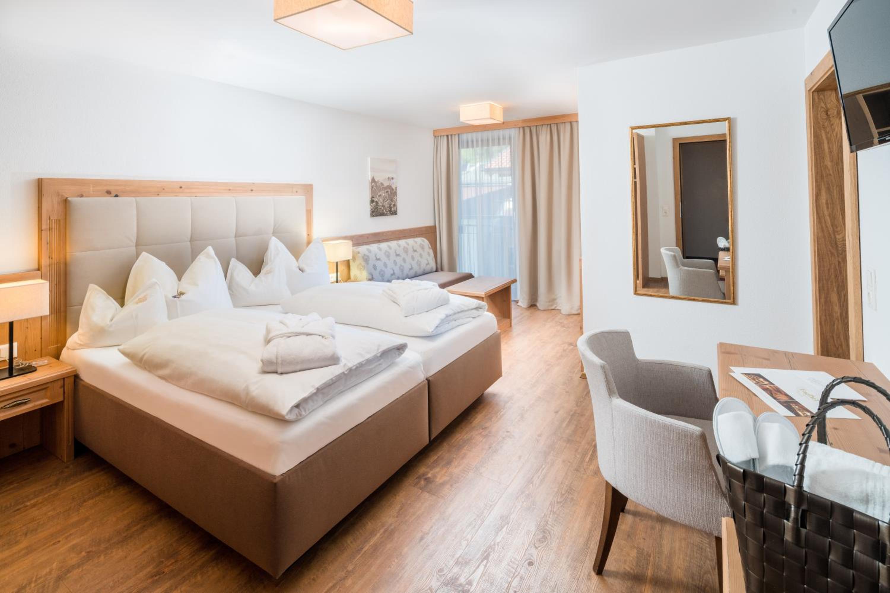 Basic Triple Room photo 1