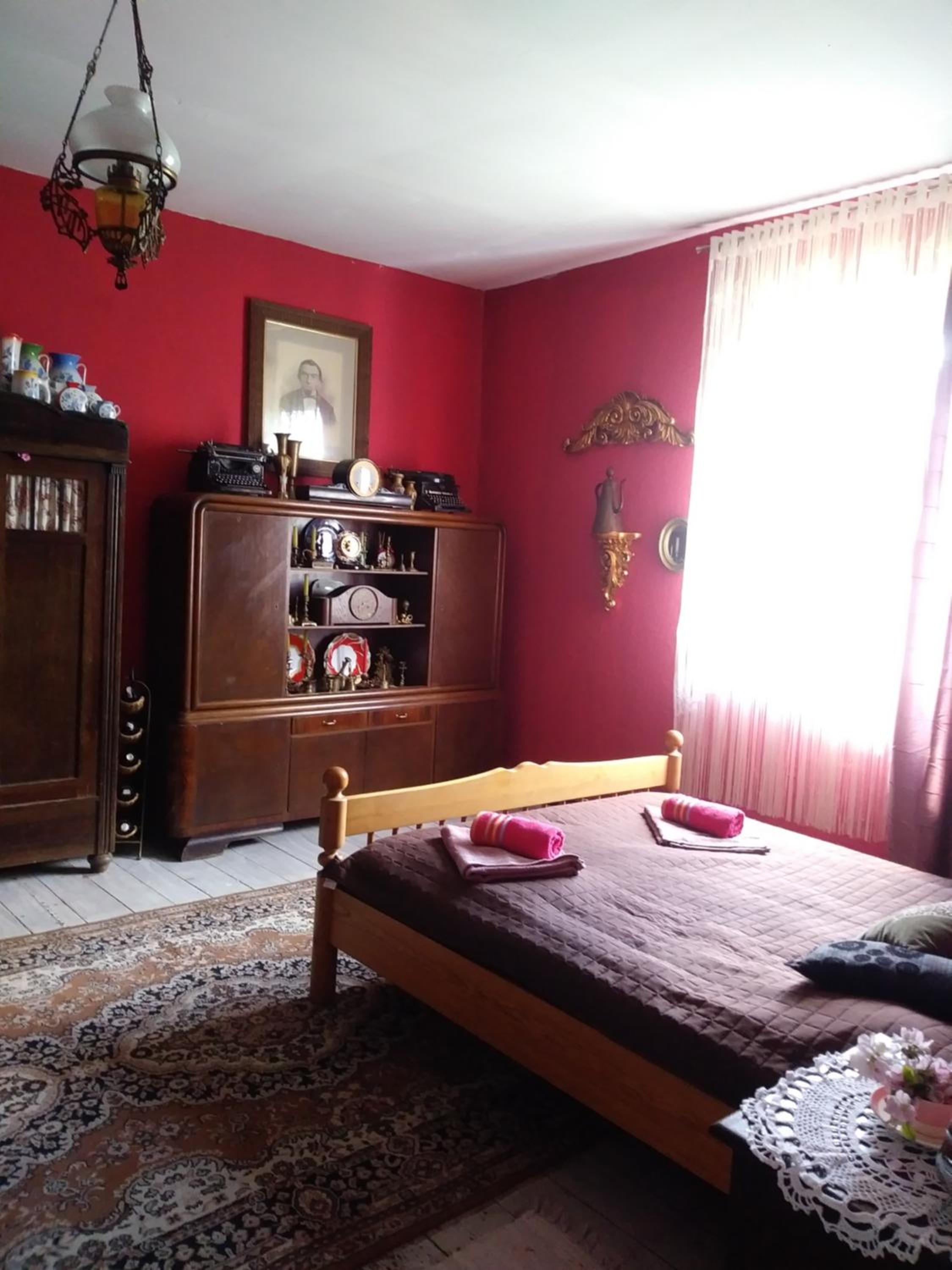 Large Double Room - Photo 2
