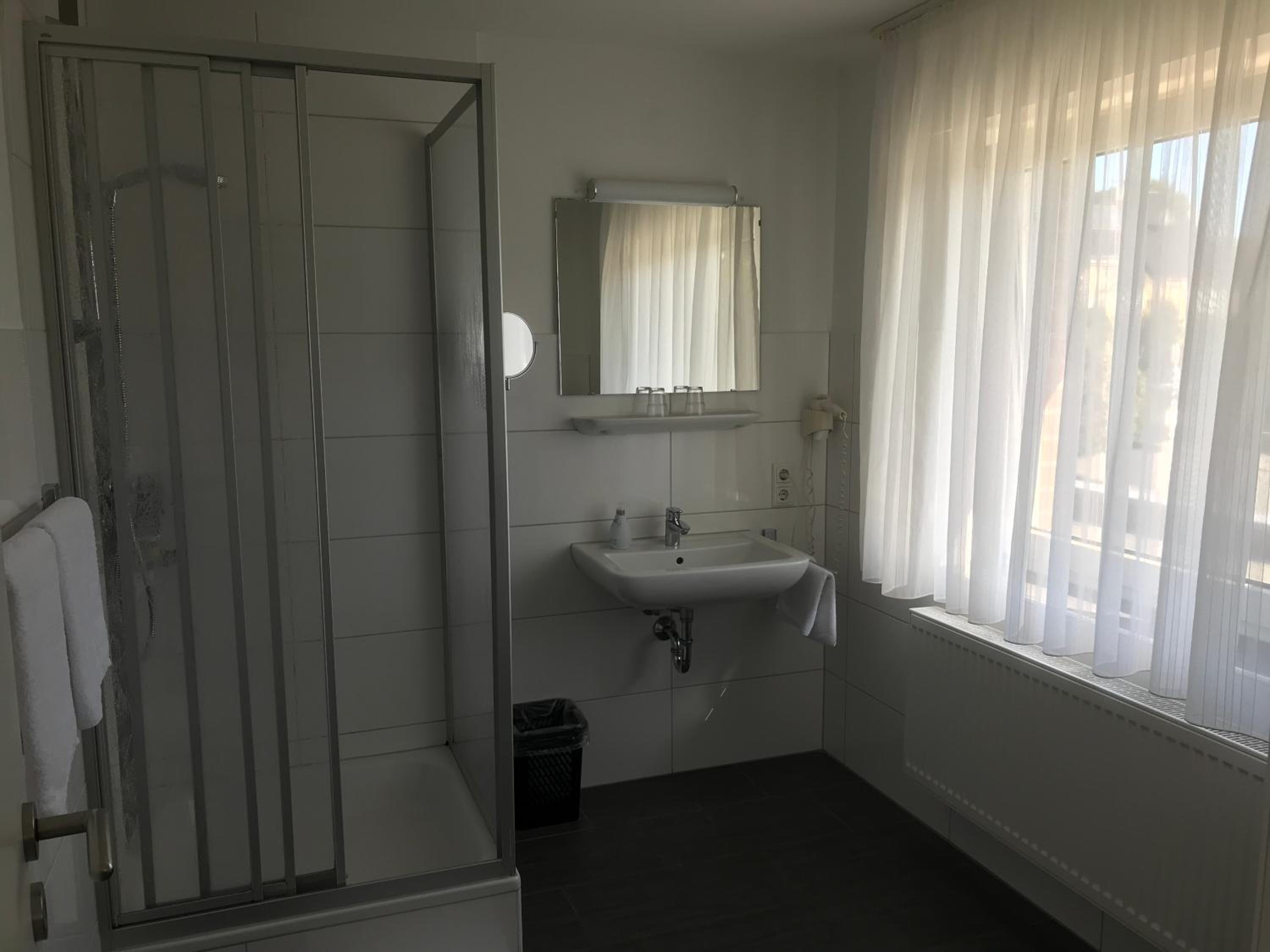 Double Room - Photo 2