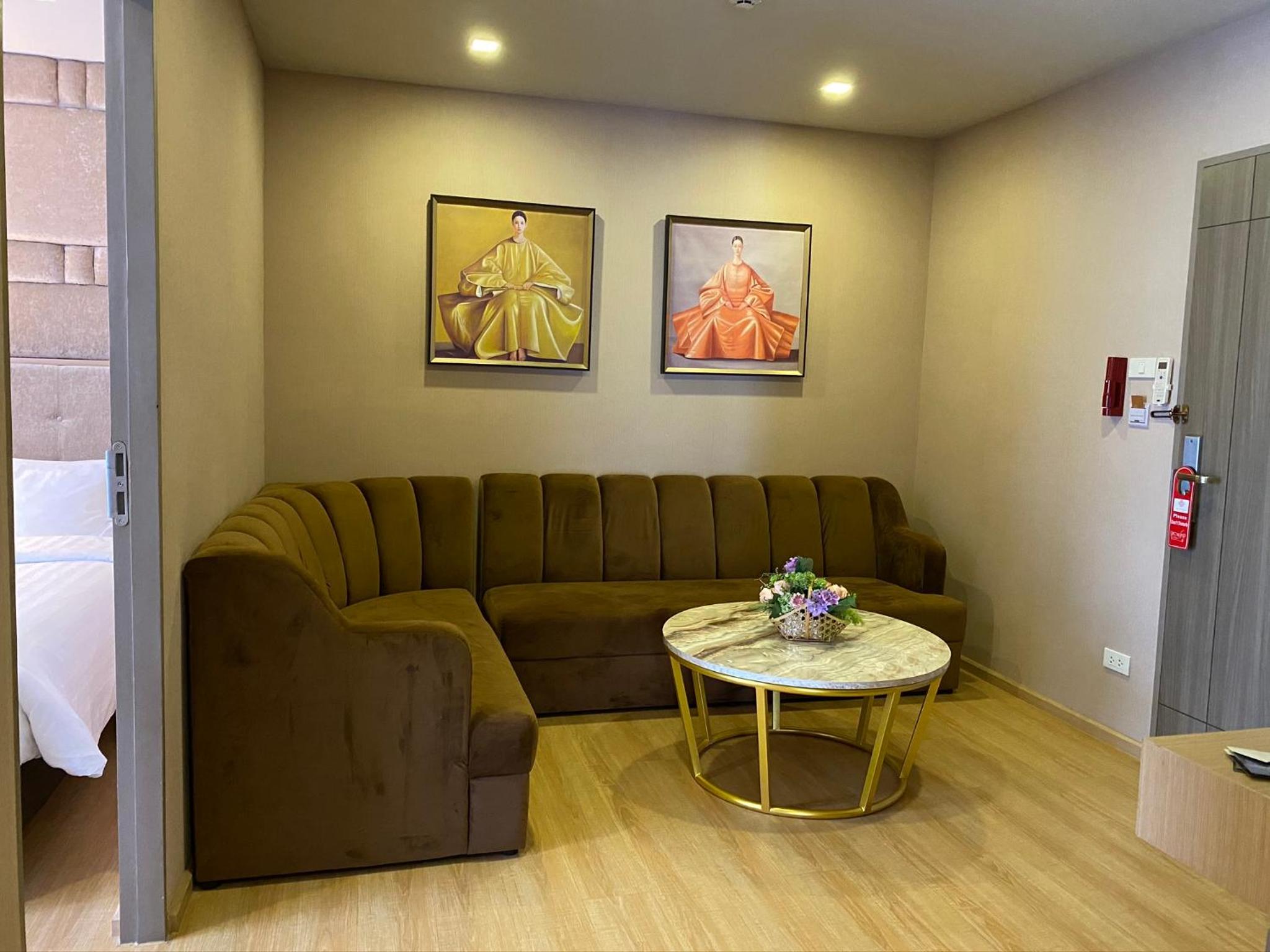 Family Room with Bath photo 3