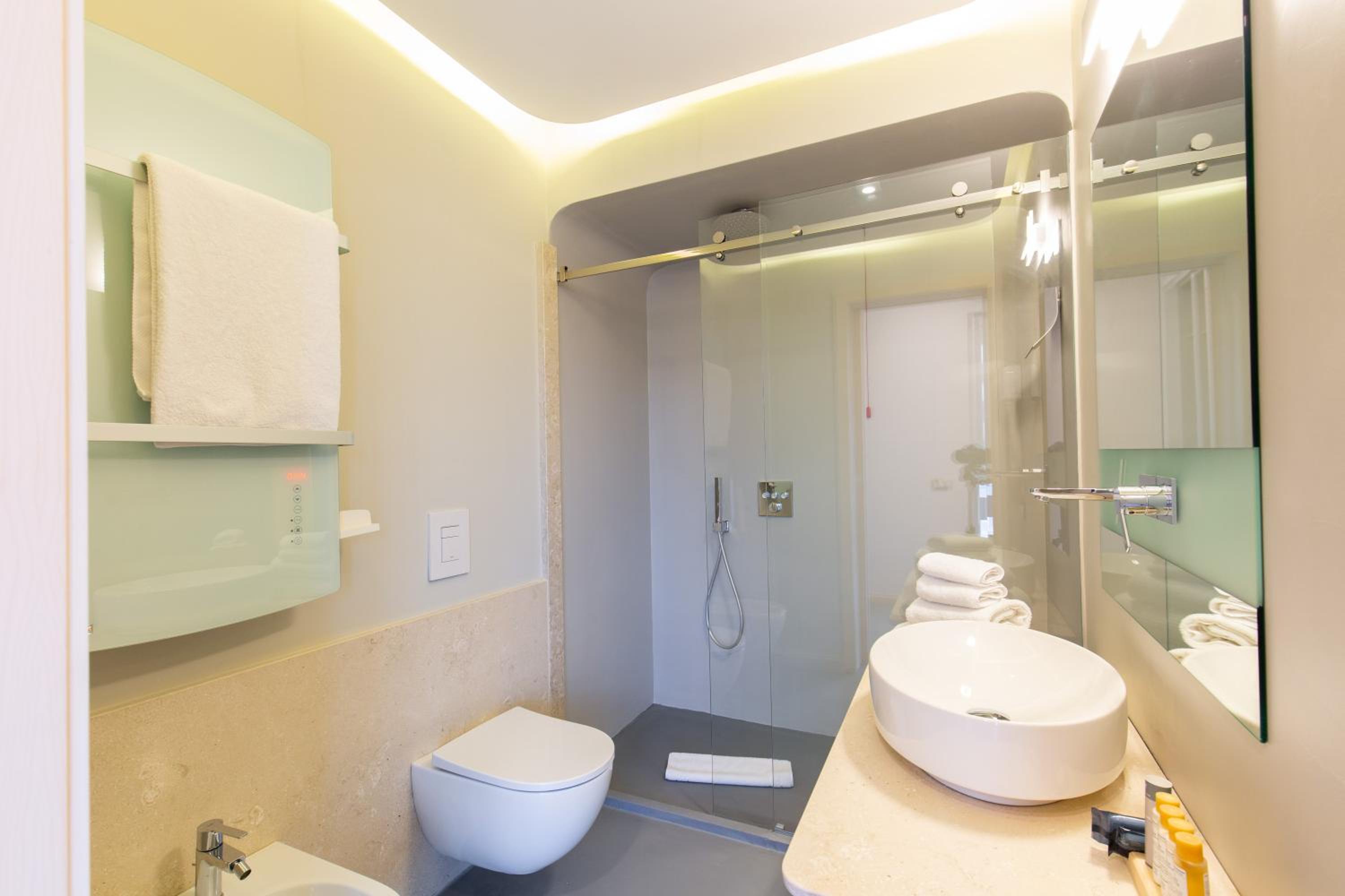 Superior Double Room - Photo 3