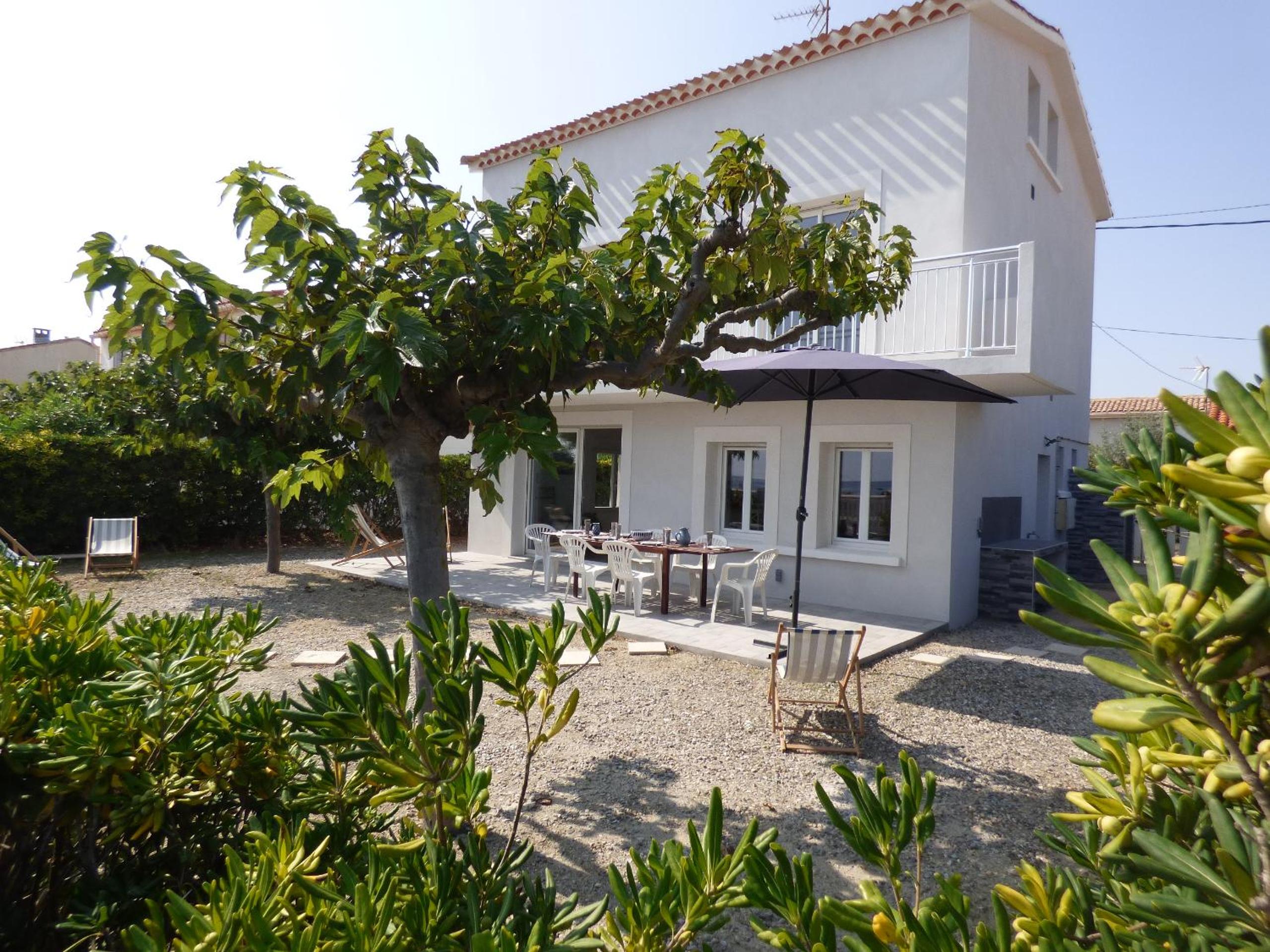 Villa photo 1