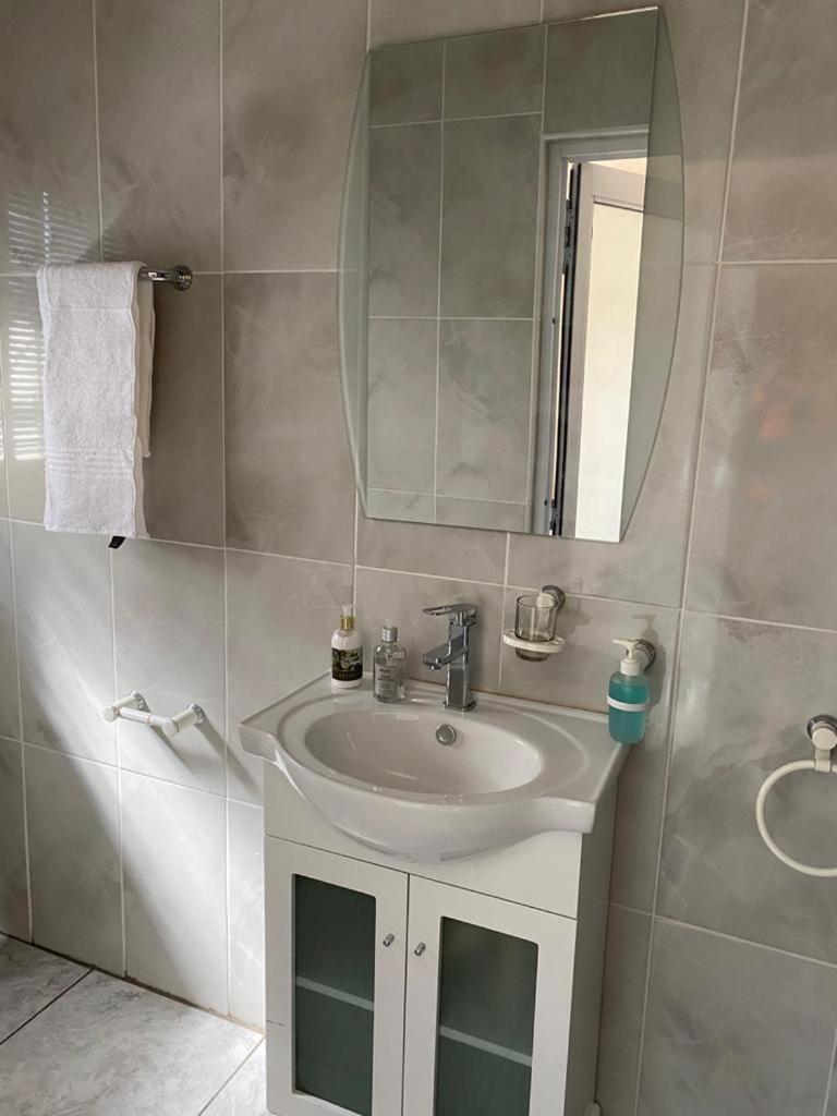 Standard Double Room - Photo 2