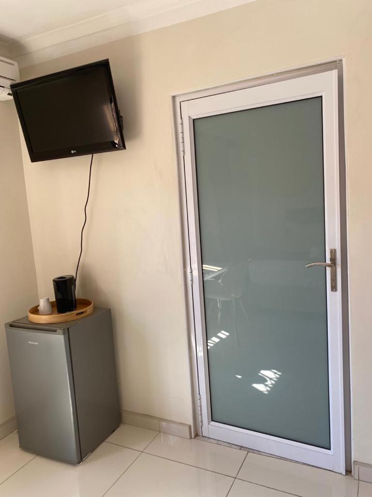 Standard Double Room - Photo 4