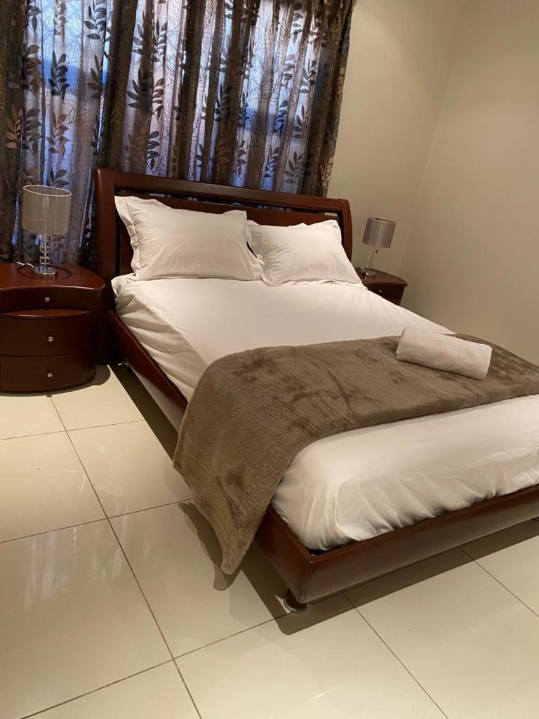 Comfort Queen Room - Photo 1