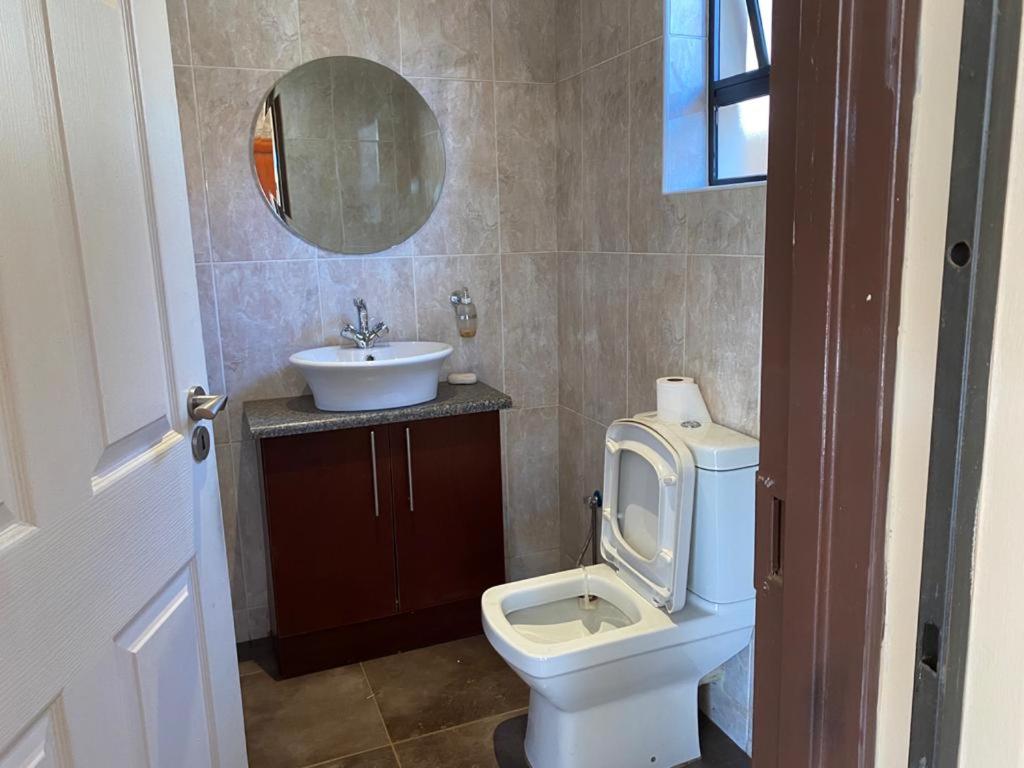 Comfort Queen Room - Photo 2