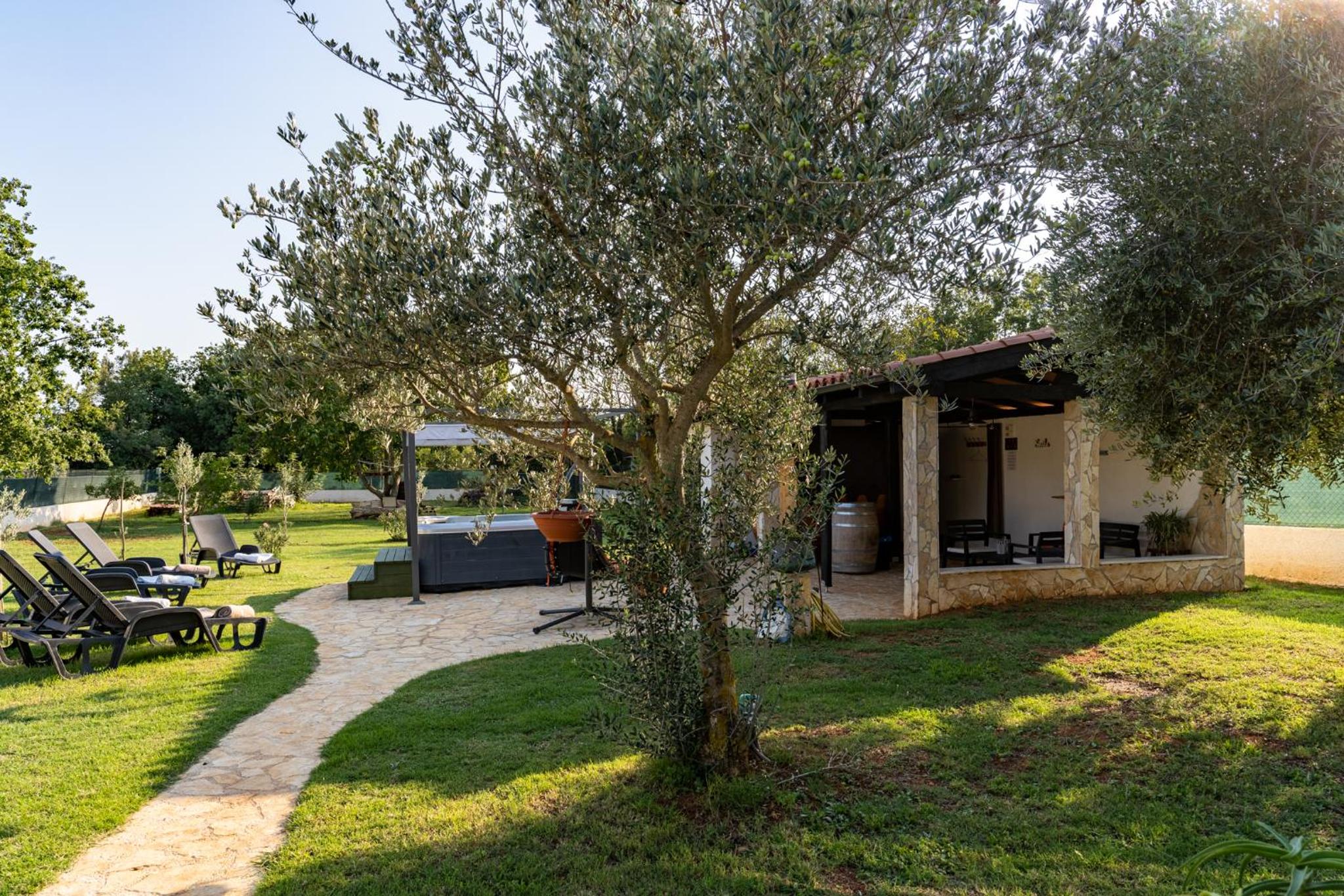 One-Bedroom House photo 2