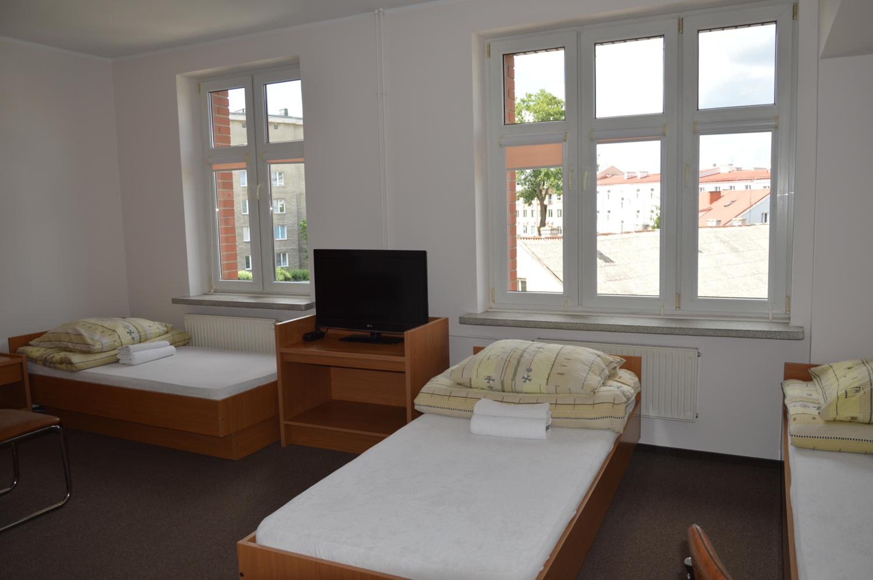 Quadruple Room with Bathroom - Photo 3