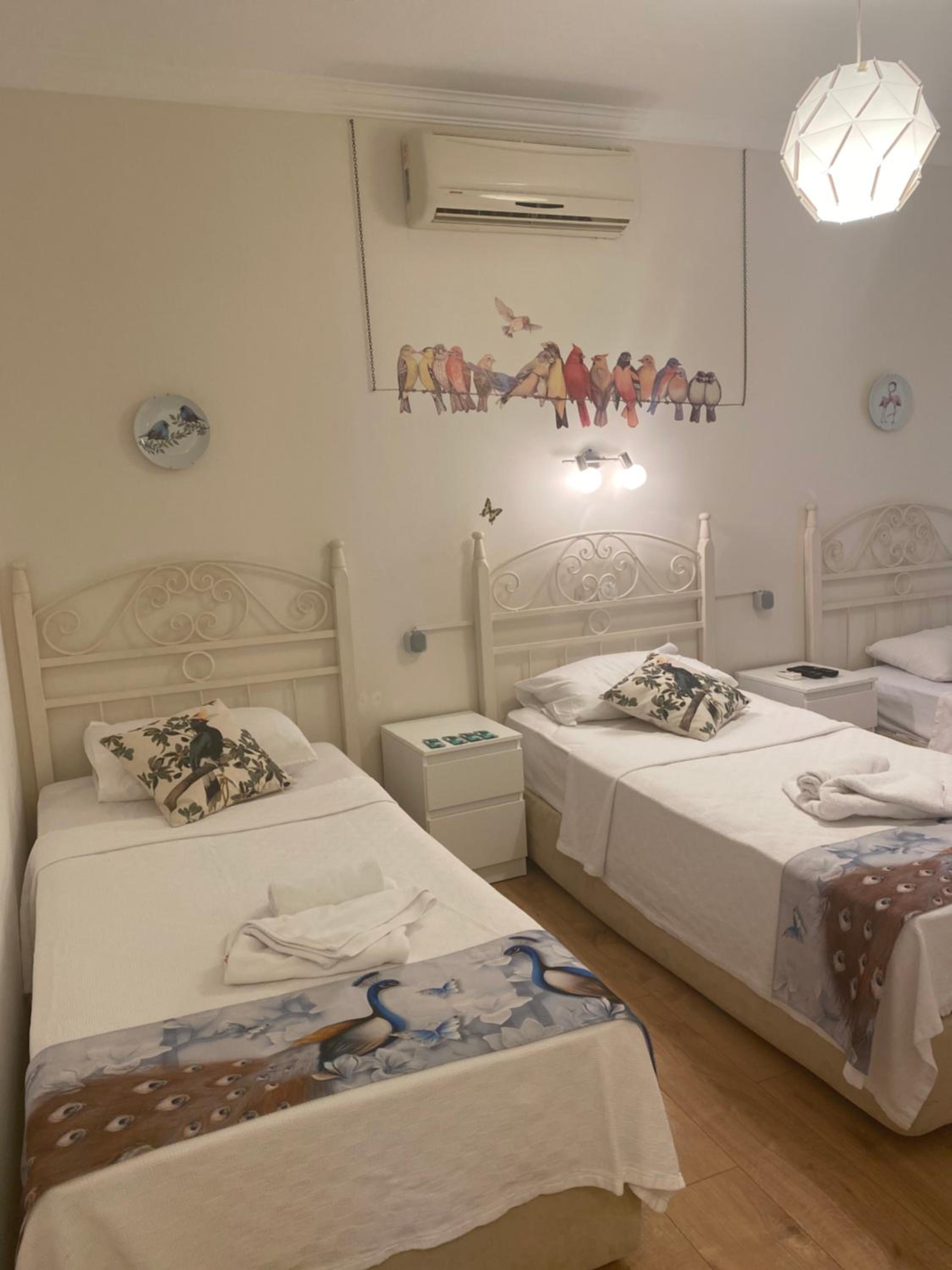 Economy Triple Room photo 1