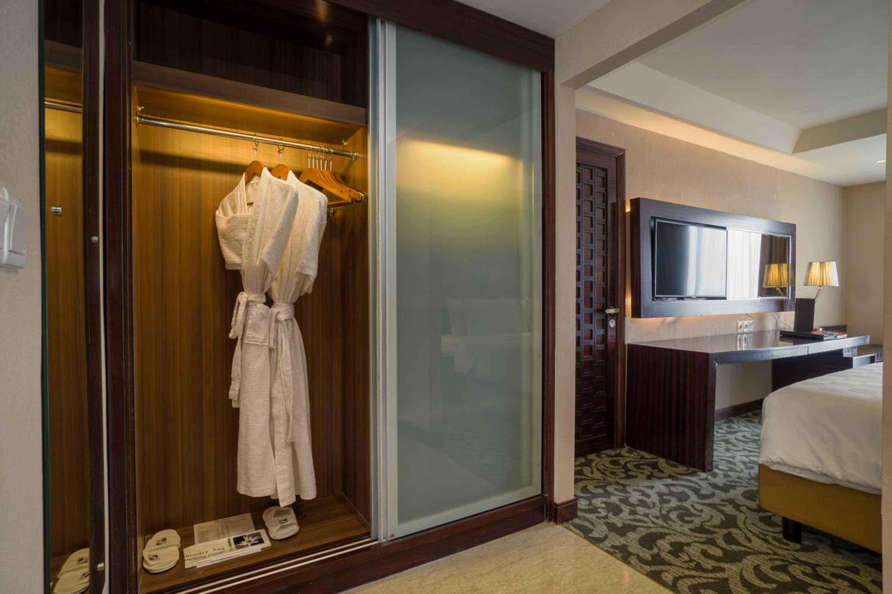 Suite - Photo 6