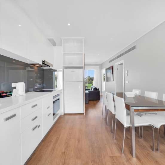 Two-Bedroom Apartment - Photo 6
