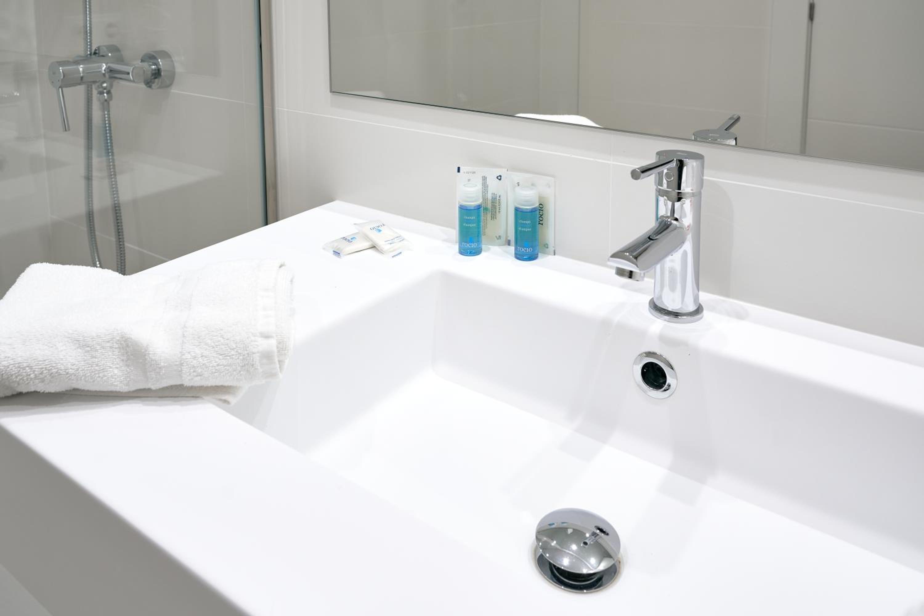Junior Suite with Spa Bath and Balibed in Terrace - Spa Access Included photo 3