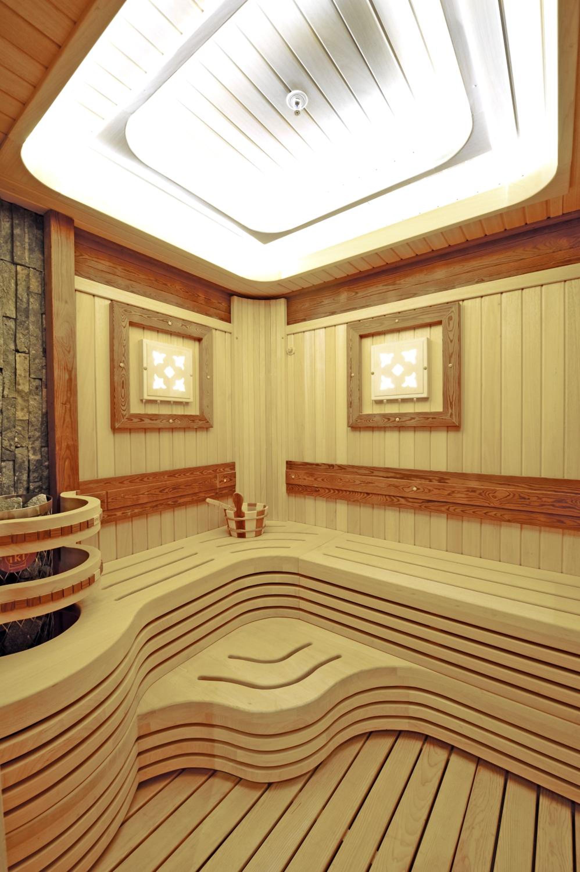 King Suite with Club Lounge Access - High Floor/Smoking thumbnail 5