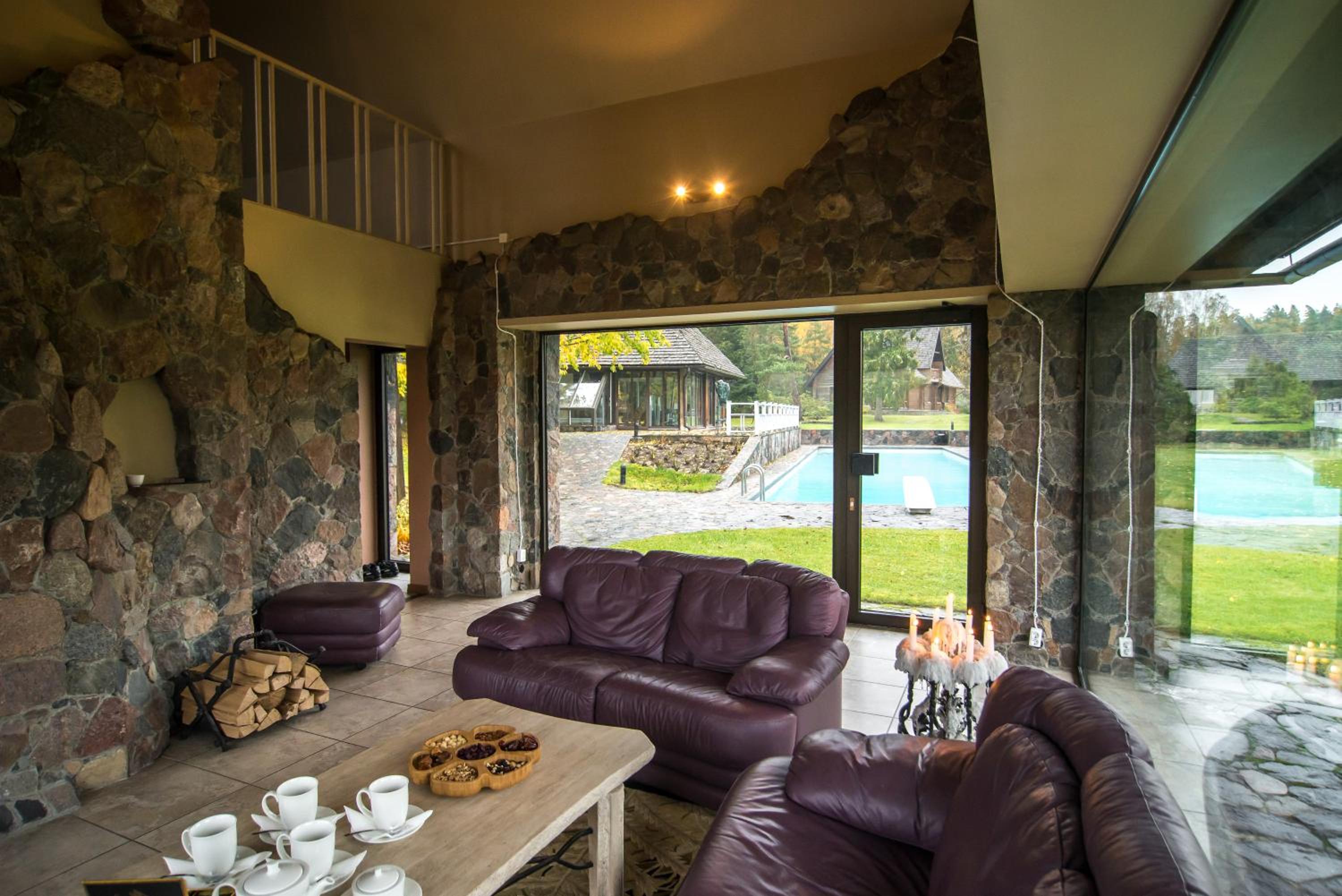 Two-Bedroom House - Photo 3