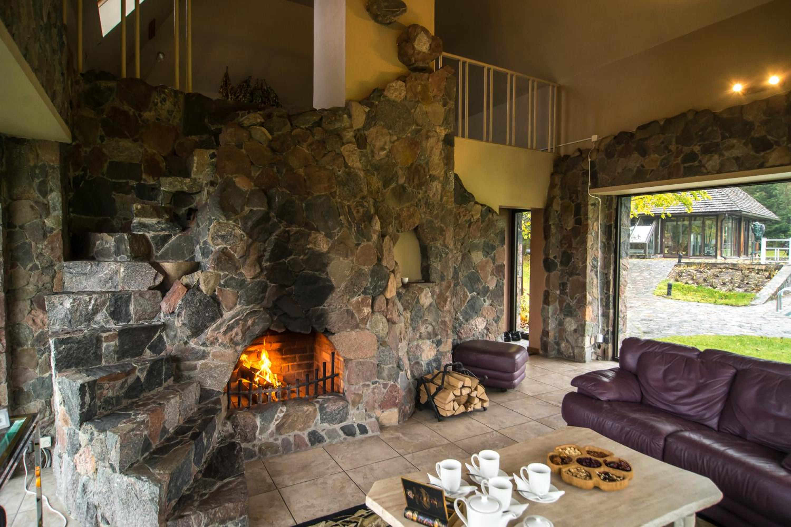 Two-Bedroom House - Photo 4