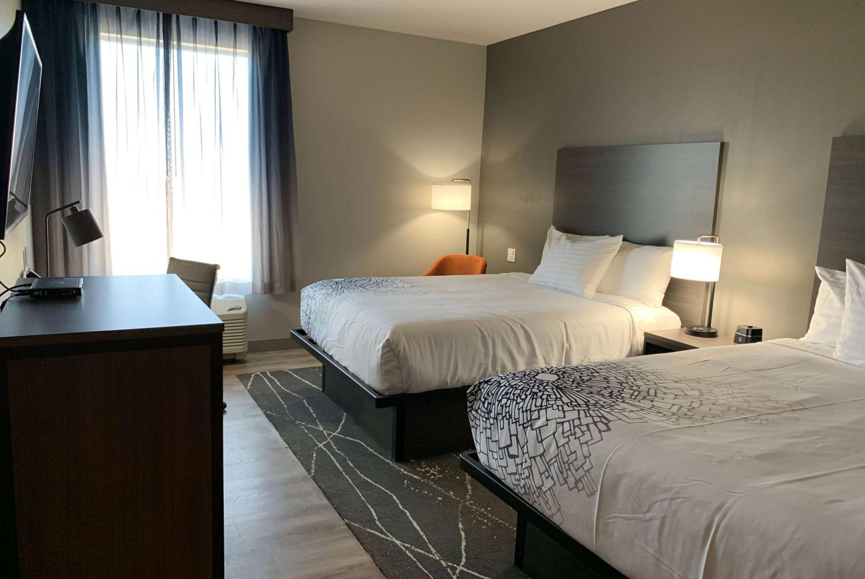 Queen Room with Two Queen Beds - Mobility Access/Non-Smoking - Photo 5
