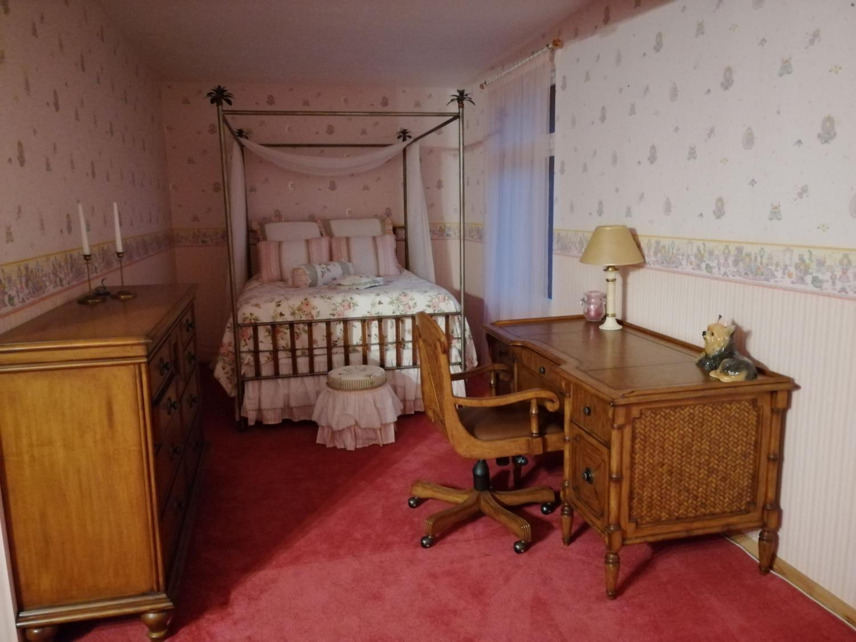 Two-Bedroom House - Photo 28