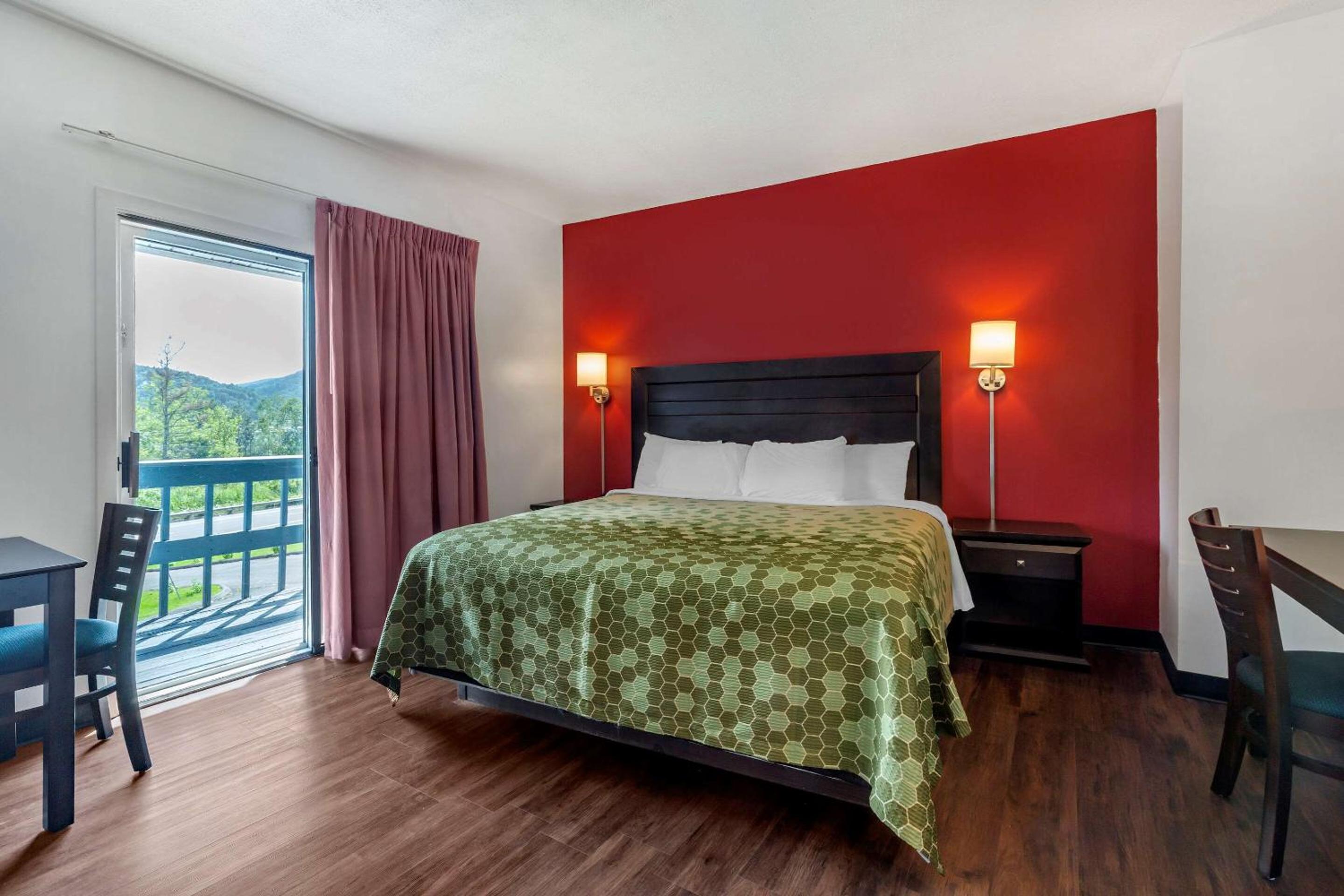Standard King Room - Non-Smoking  - Photo 1
