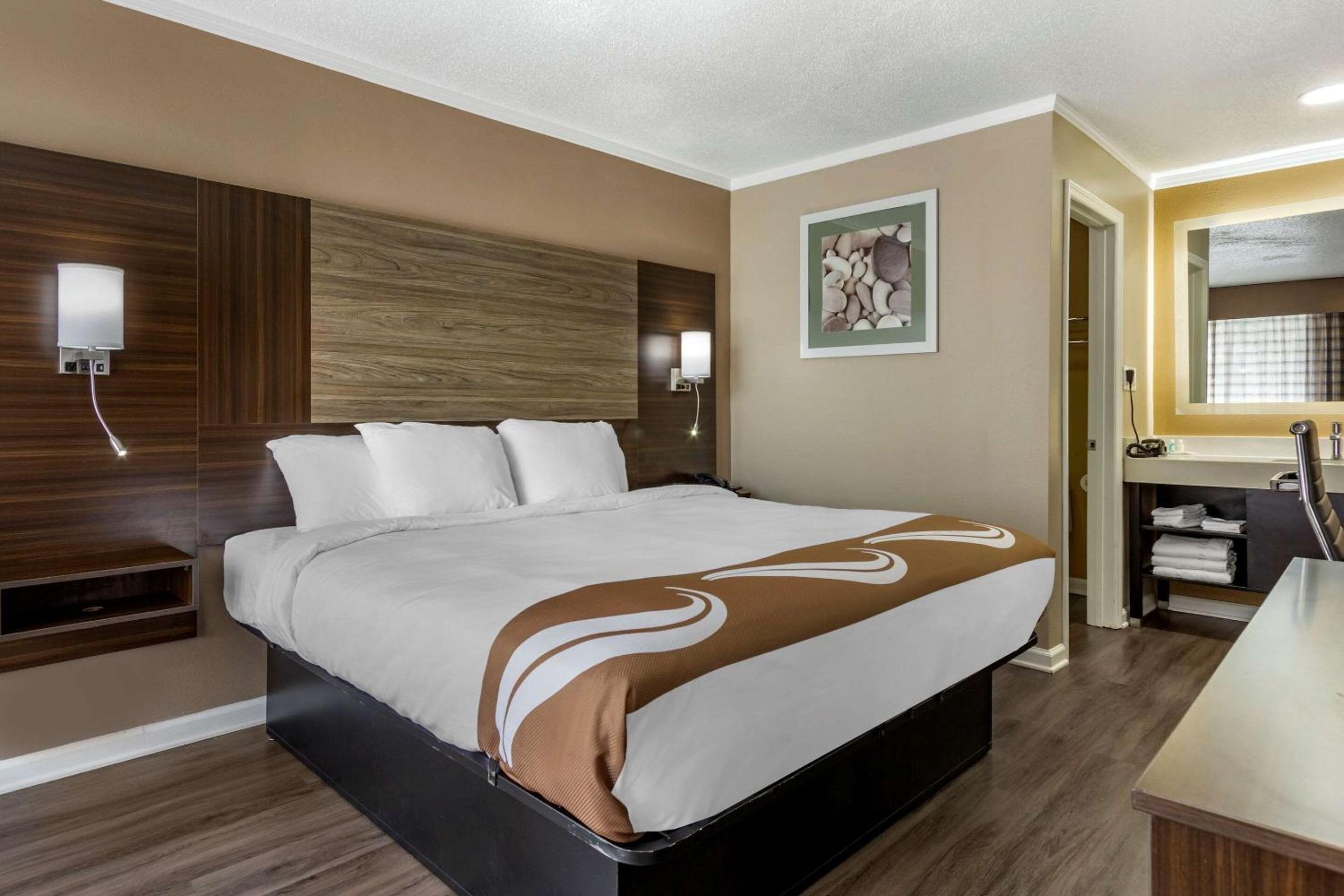 King Room - Non-Smoking/Renovated - Photo 1
