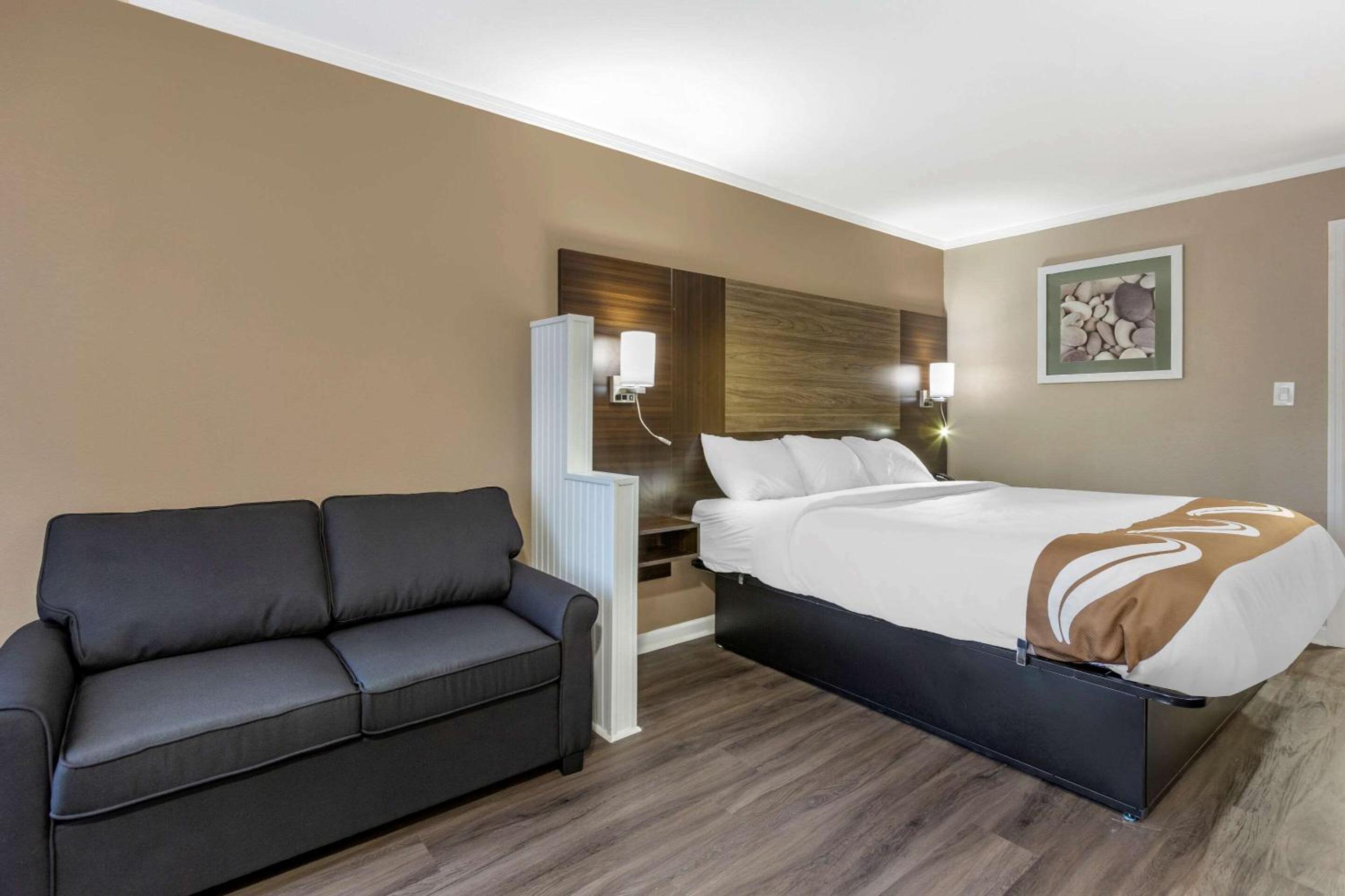 Superior King Suite - Non-Smoking - Photo 1