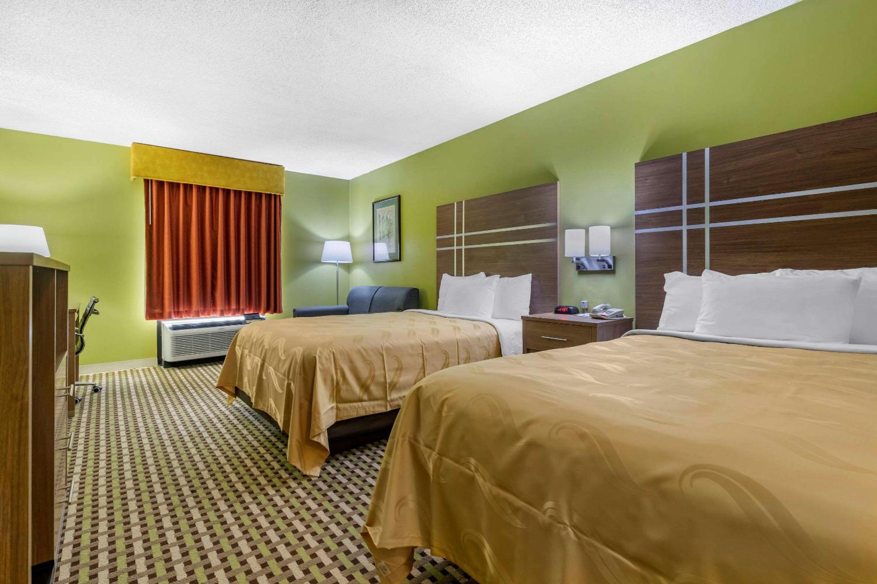 Double Room with Two Double Beds - Non-Smoking - Photo 1