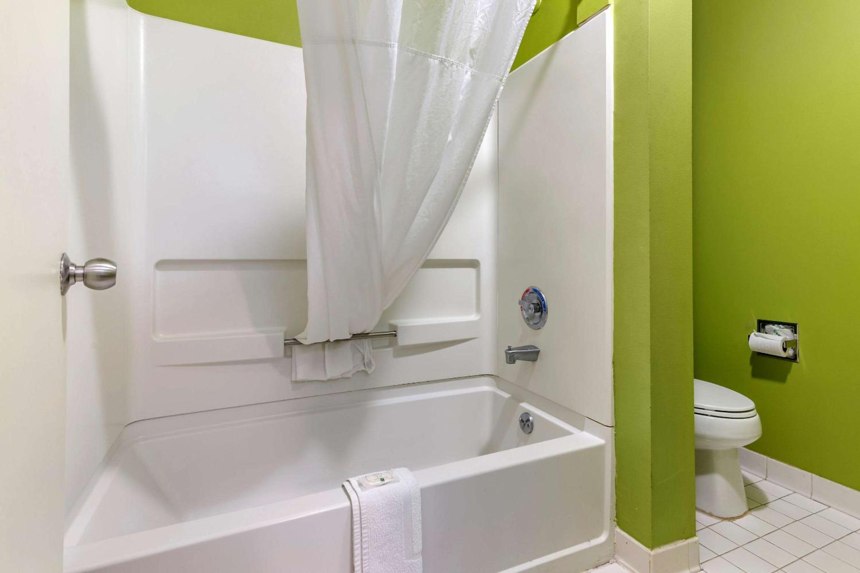 Double Room with Two Double Beds - Non-Smoking - Photo 4
