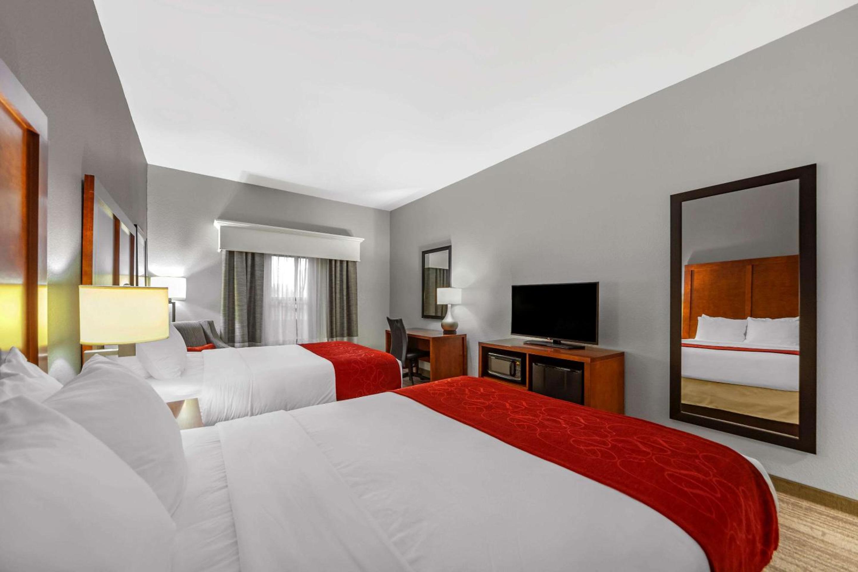 Queen Room with Two Queen Beds - Non-Smoking