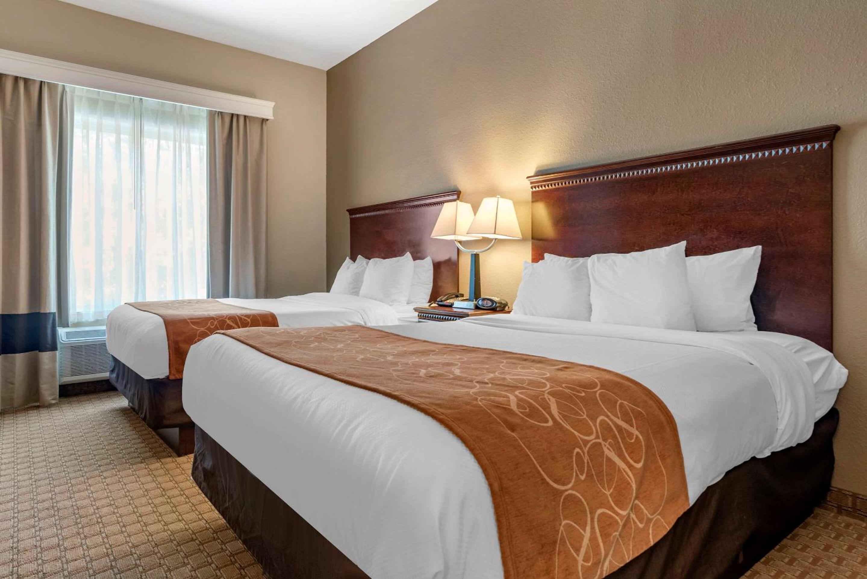 Queen Suite with Two Queen Beds - Photo 1