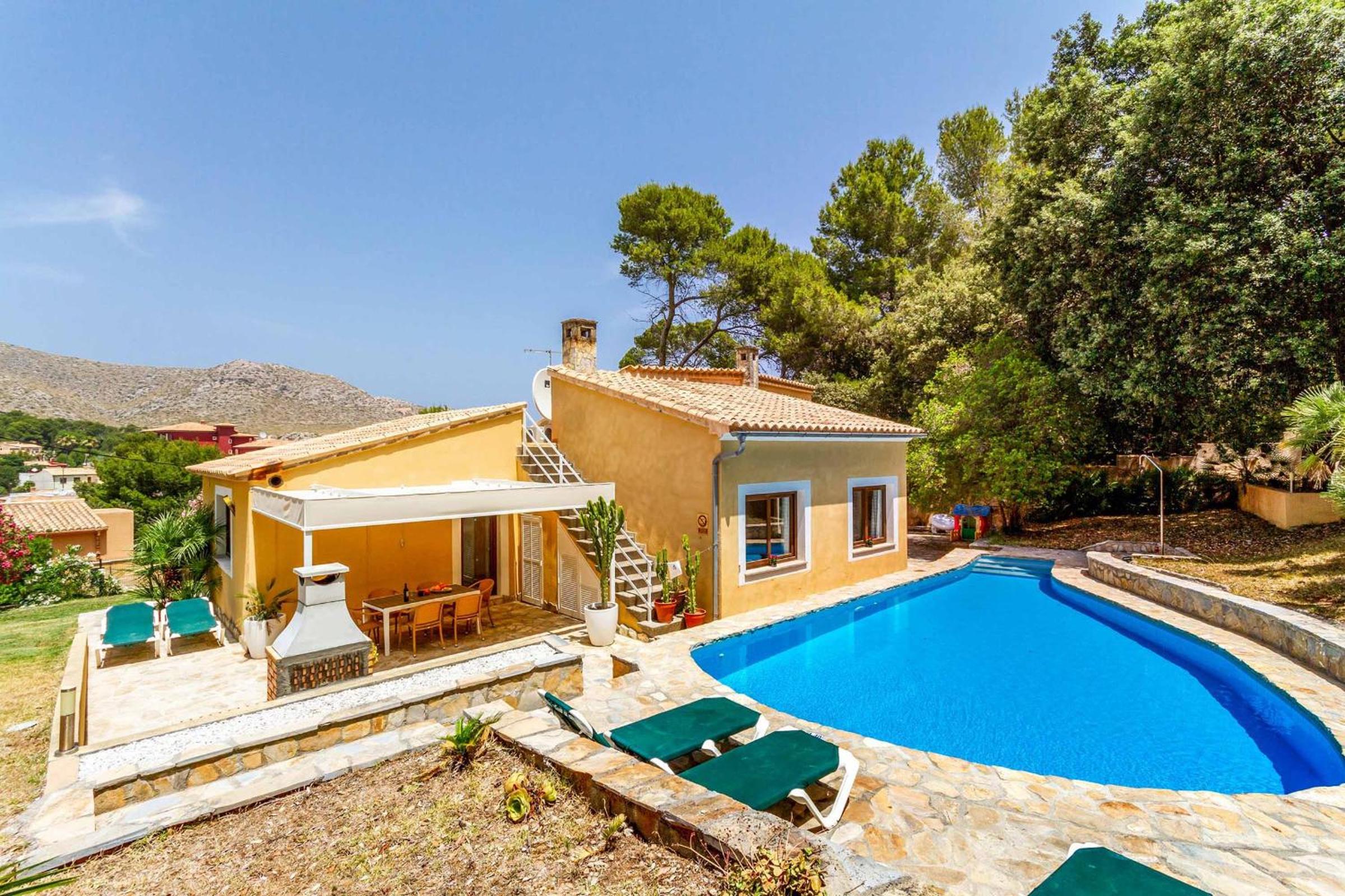 Villa photo 2