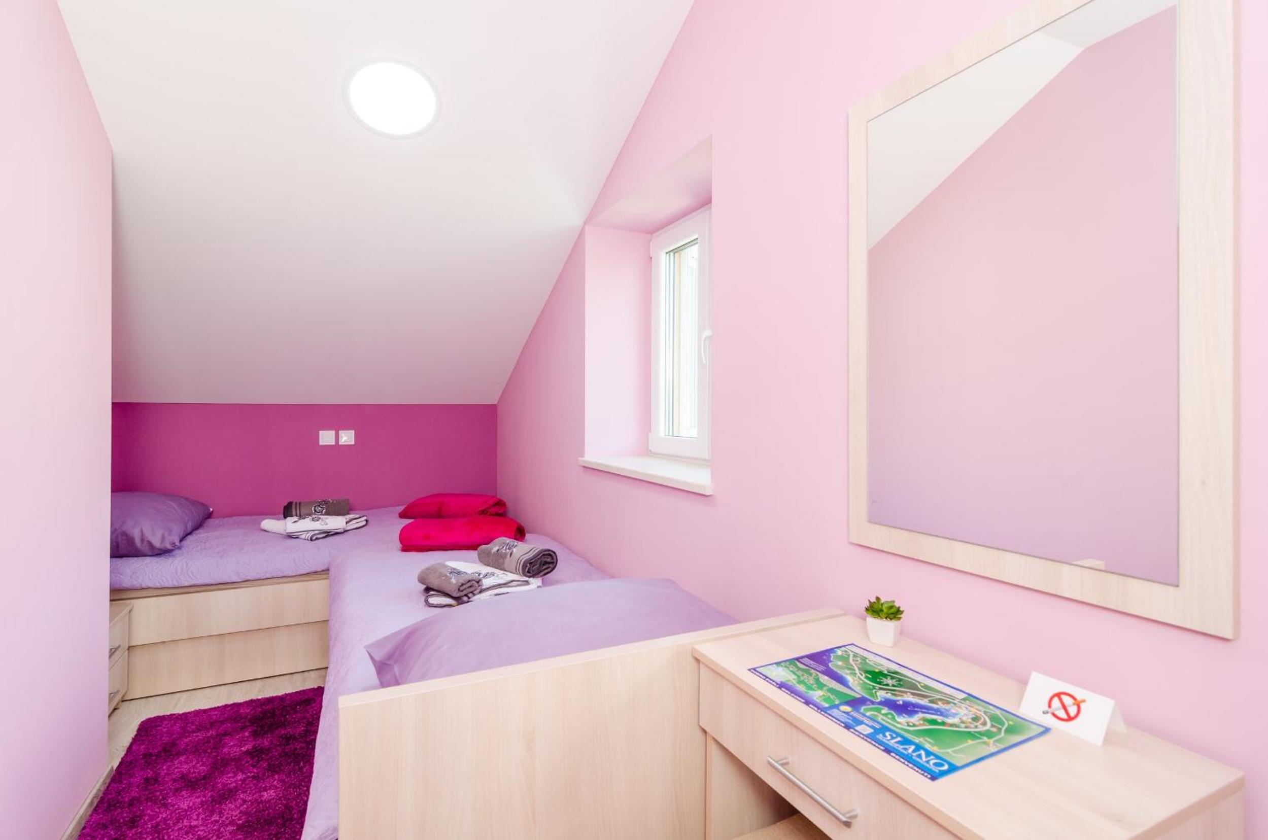 Comfort Two-Bedroom Apartment with Balcony and Sea View