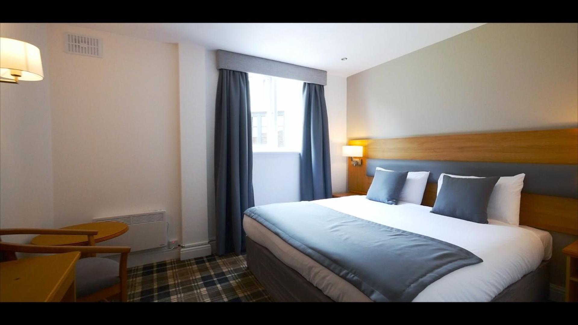Double or Twin Room photo 3