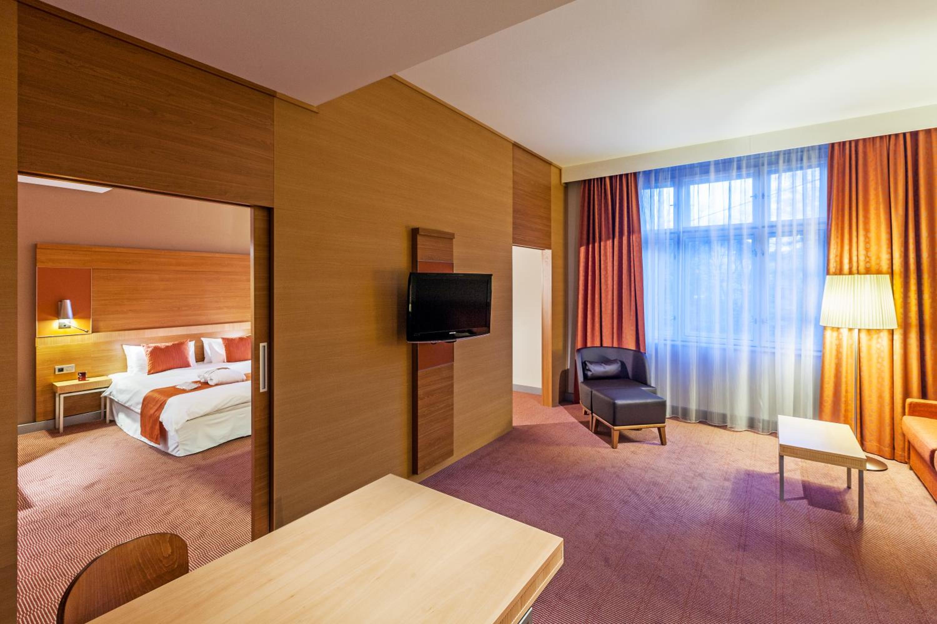 Privilege Suite with Double Bed and Sofa - Photo 6