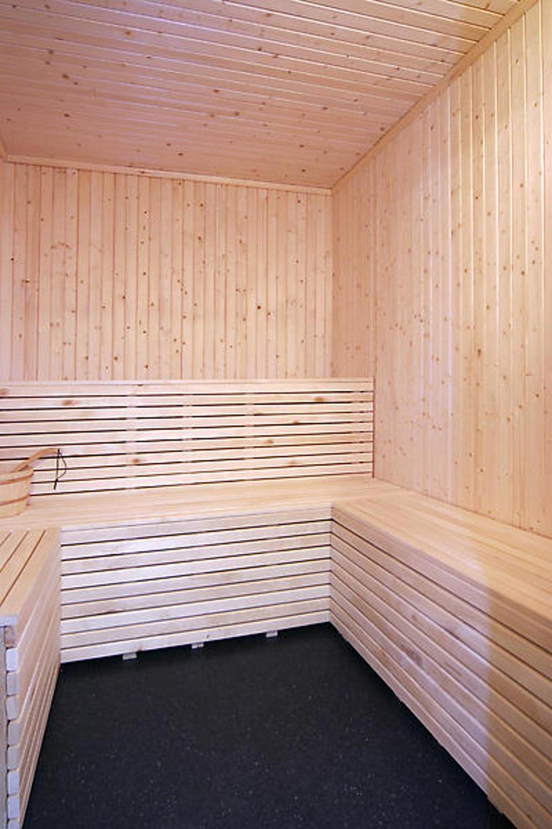 Five-Bedroom Apartment - Photo 5