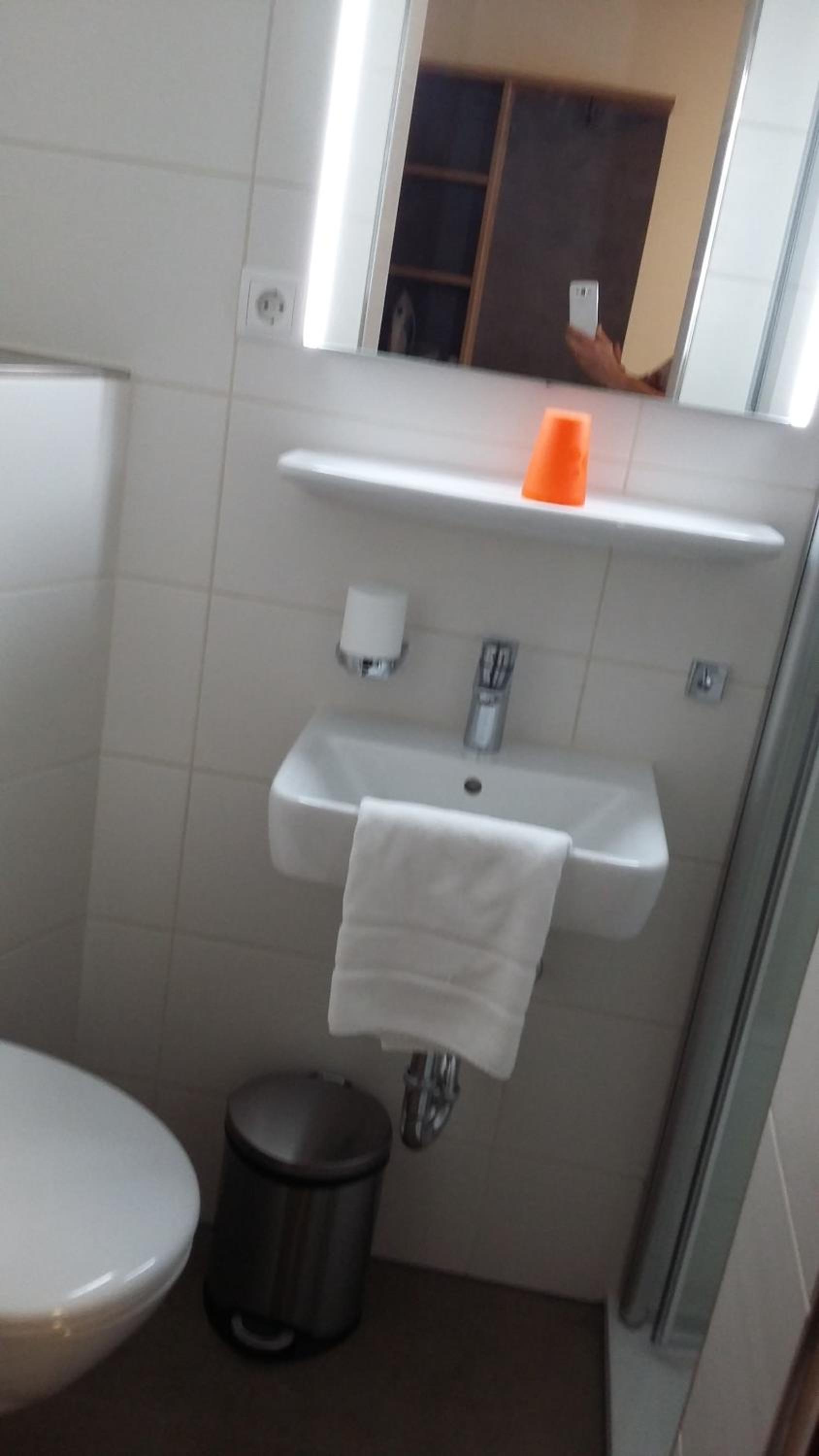 Double Room - Photo 6