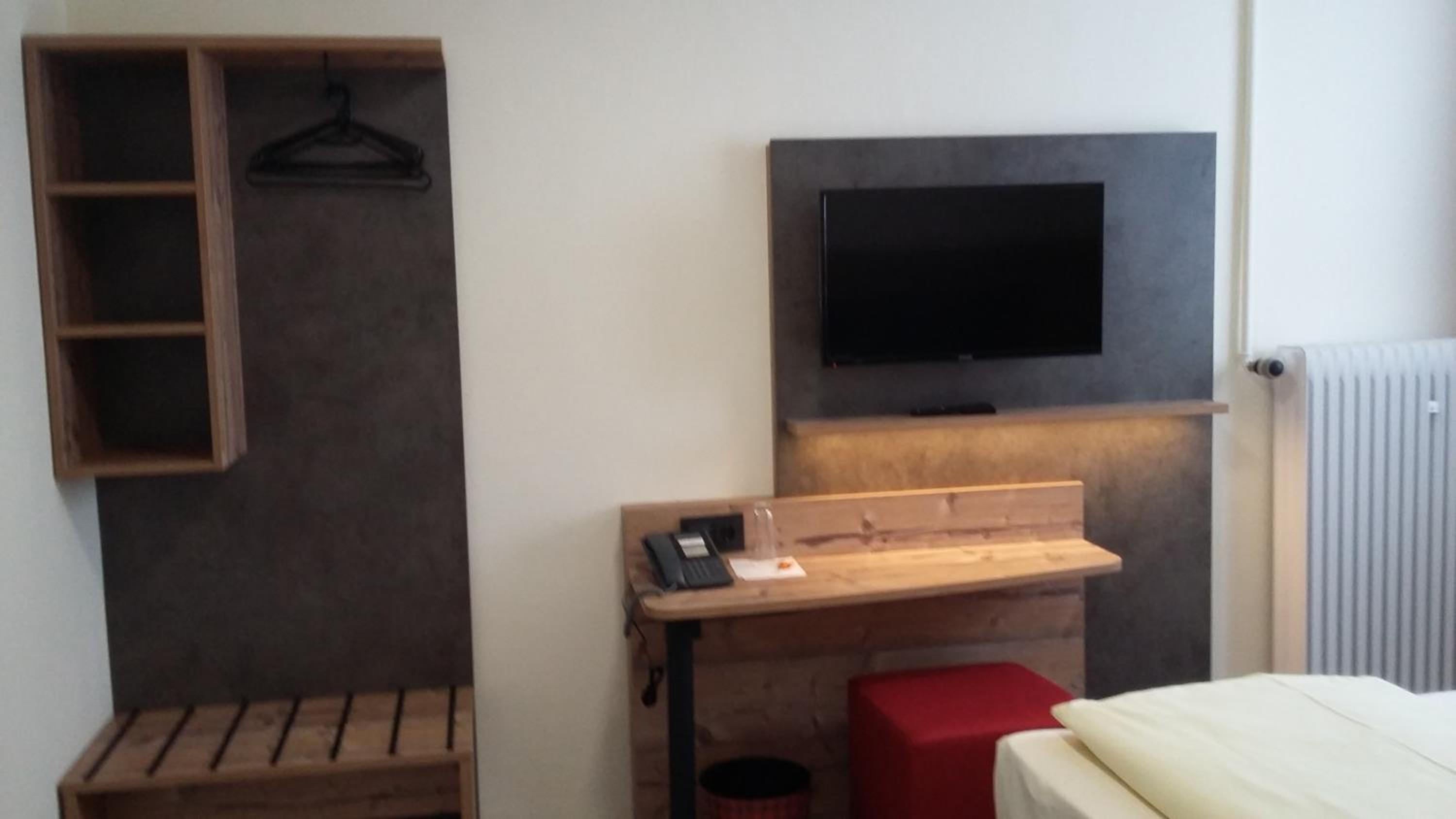 Double Room - Photo 7